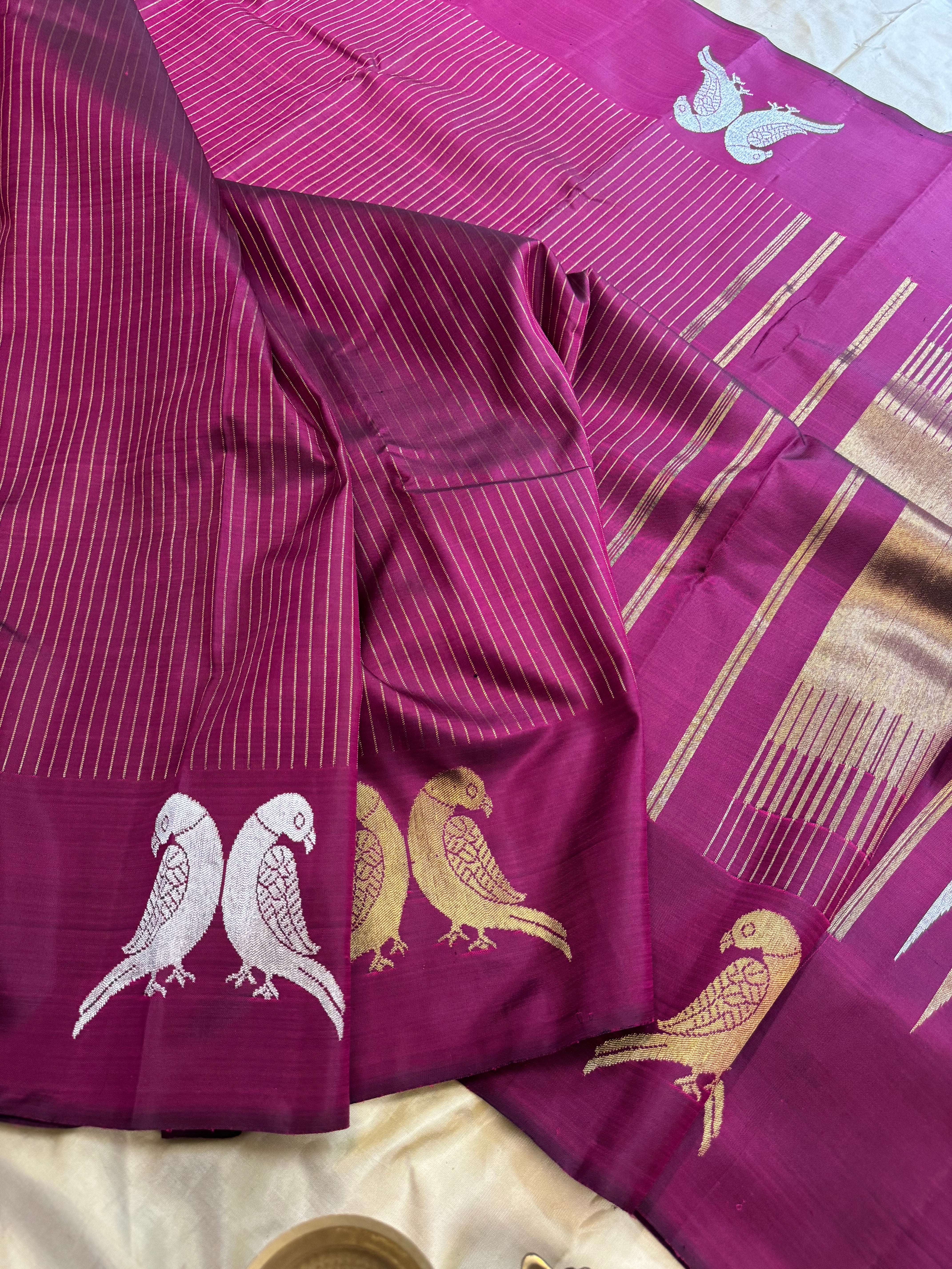 Beetroot shade master weaver border jodi kili/ Kanjipuram silk