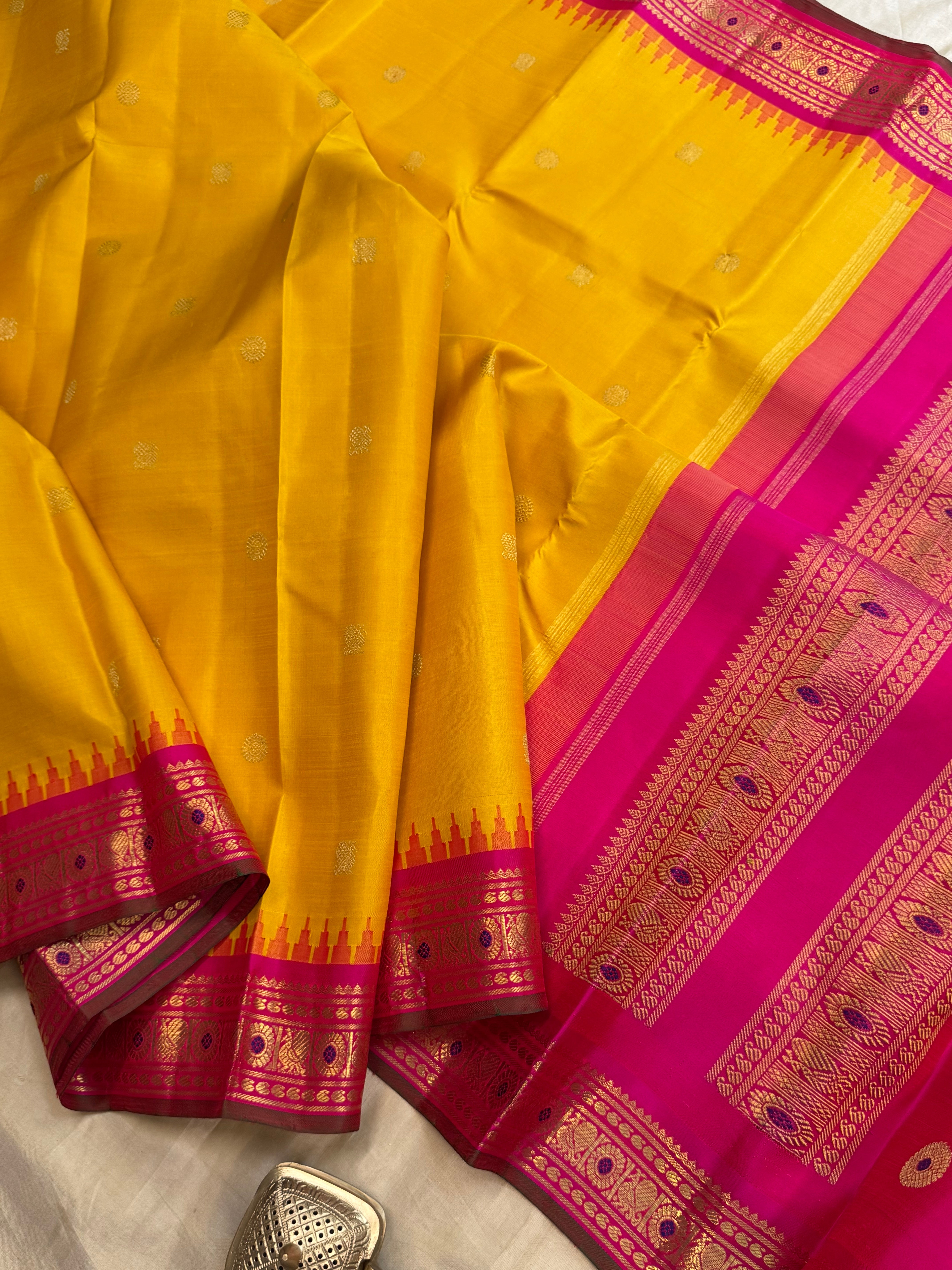 Sampangi yellow korvai / kanjipuram silk