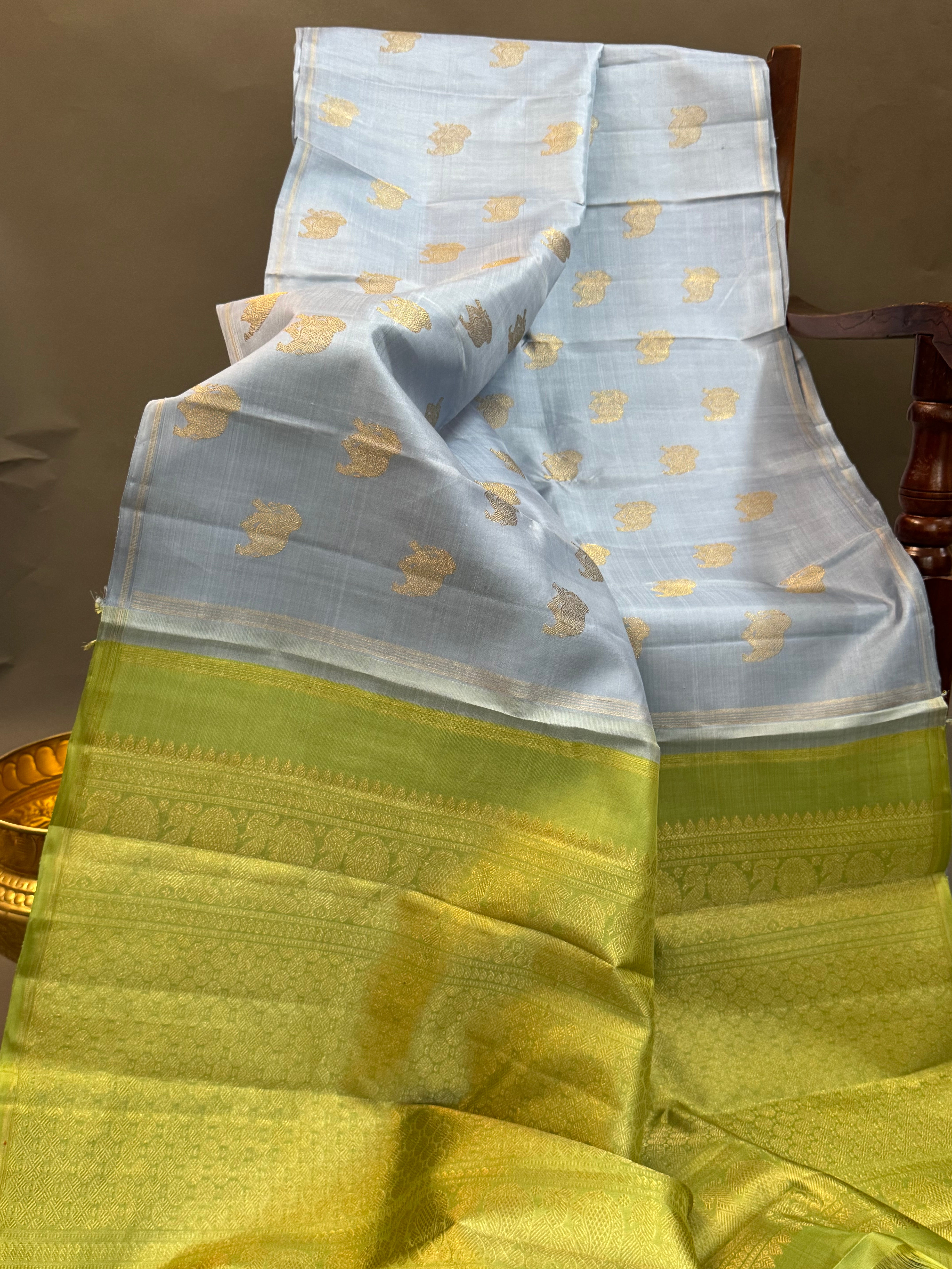 Powder blue elephant Butta Borderless kanjipuram silk saree