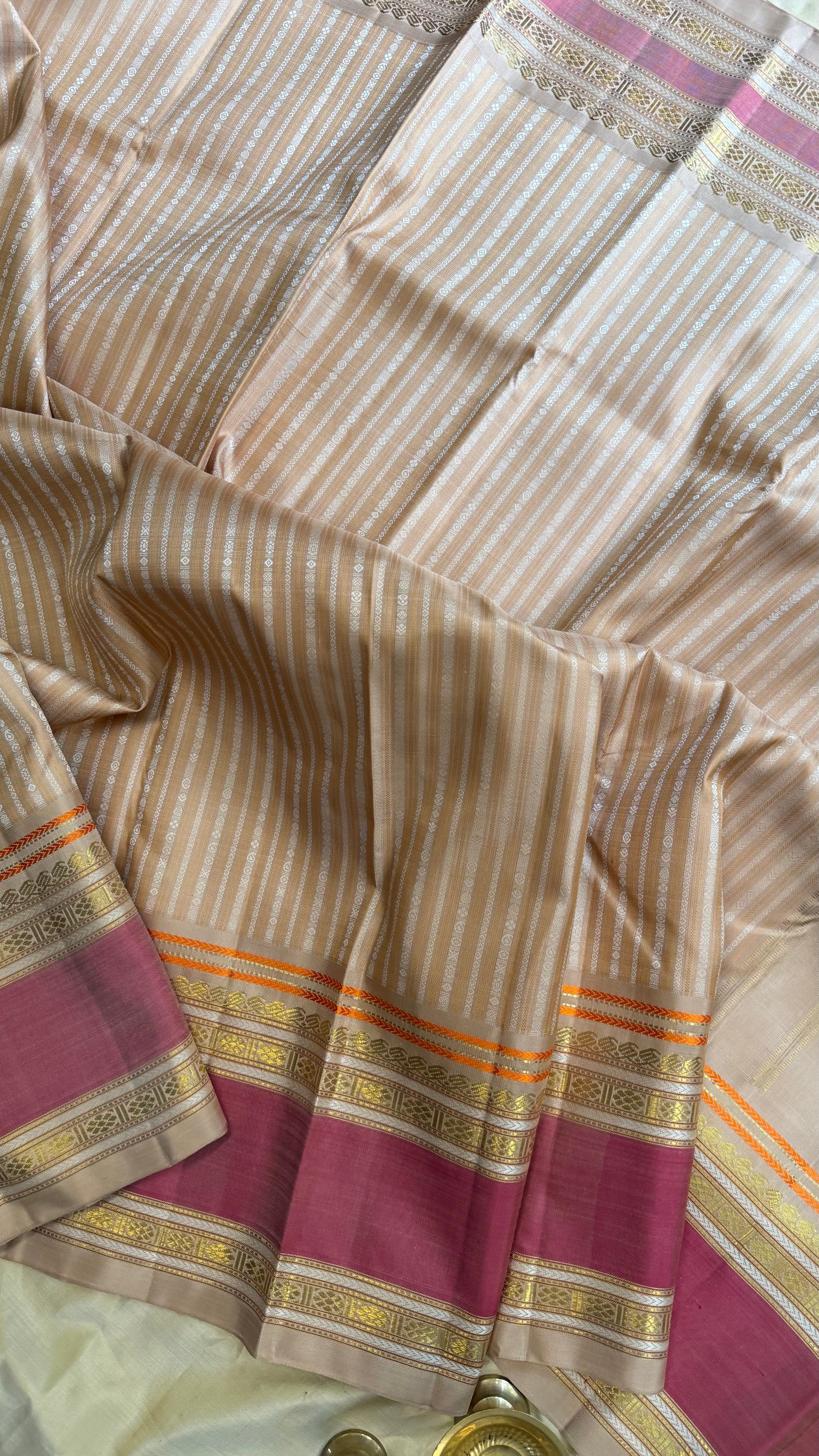 Master weaver - Special veldhari and corner pallu butta / Kanjipuram Silk