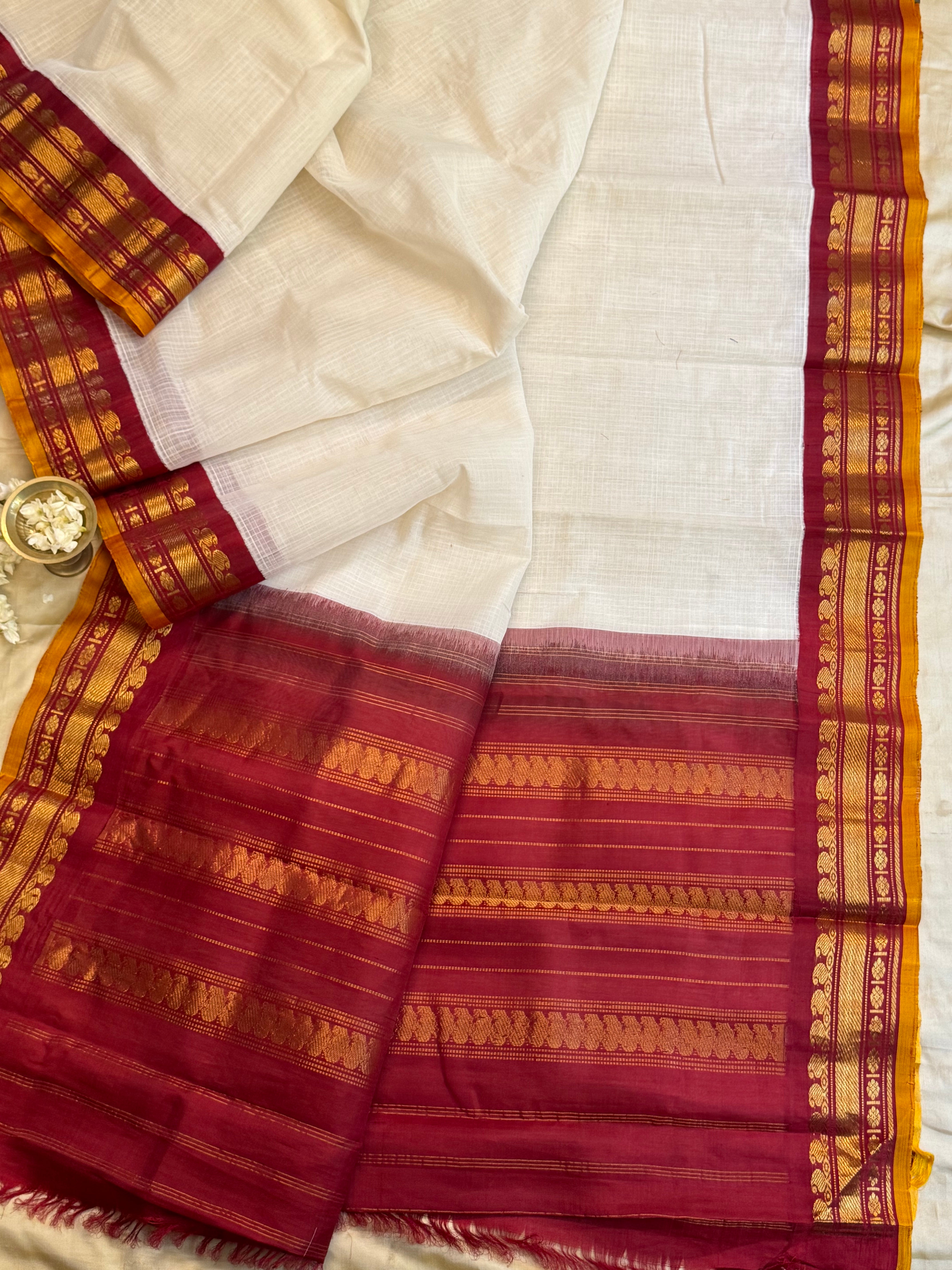 Offwhite and araku korvai / Gadwal cotton (No Blouse)