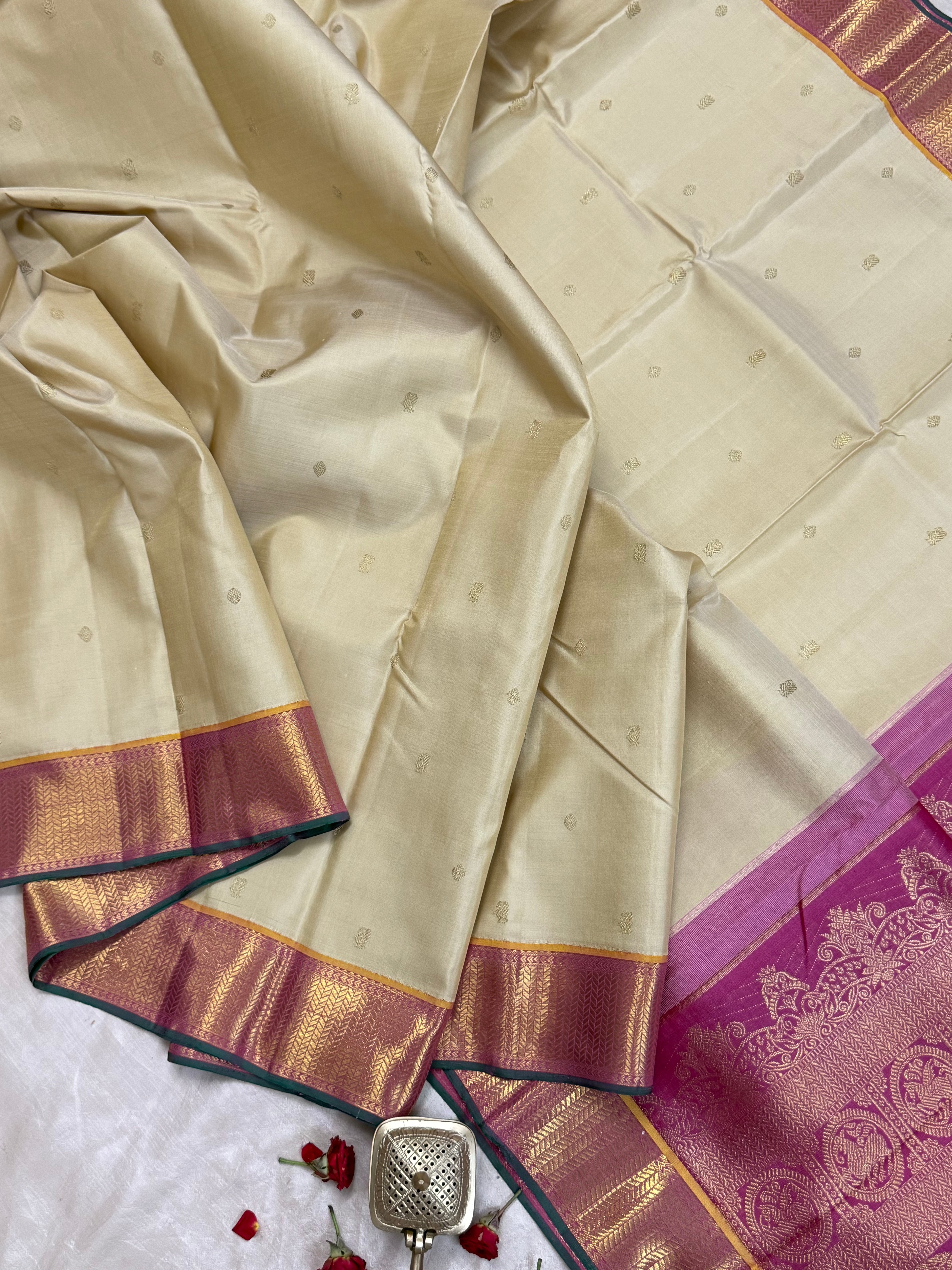 Cremish and pink kai korvai unique pallu/ Kanjipuram silk
