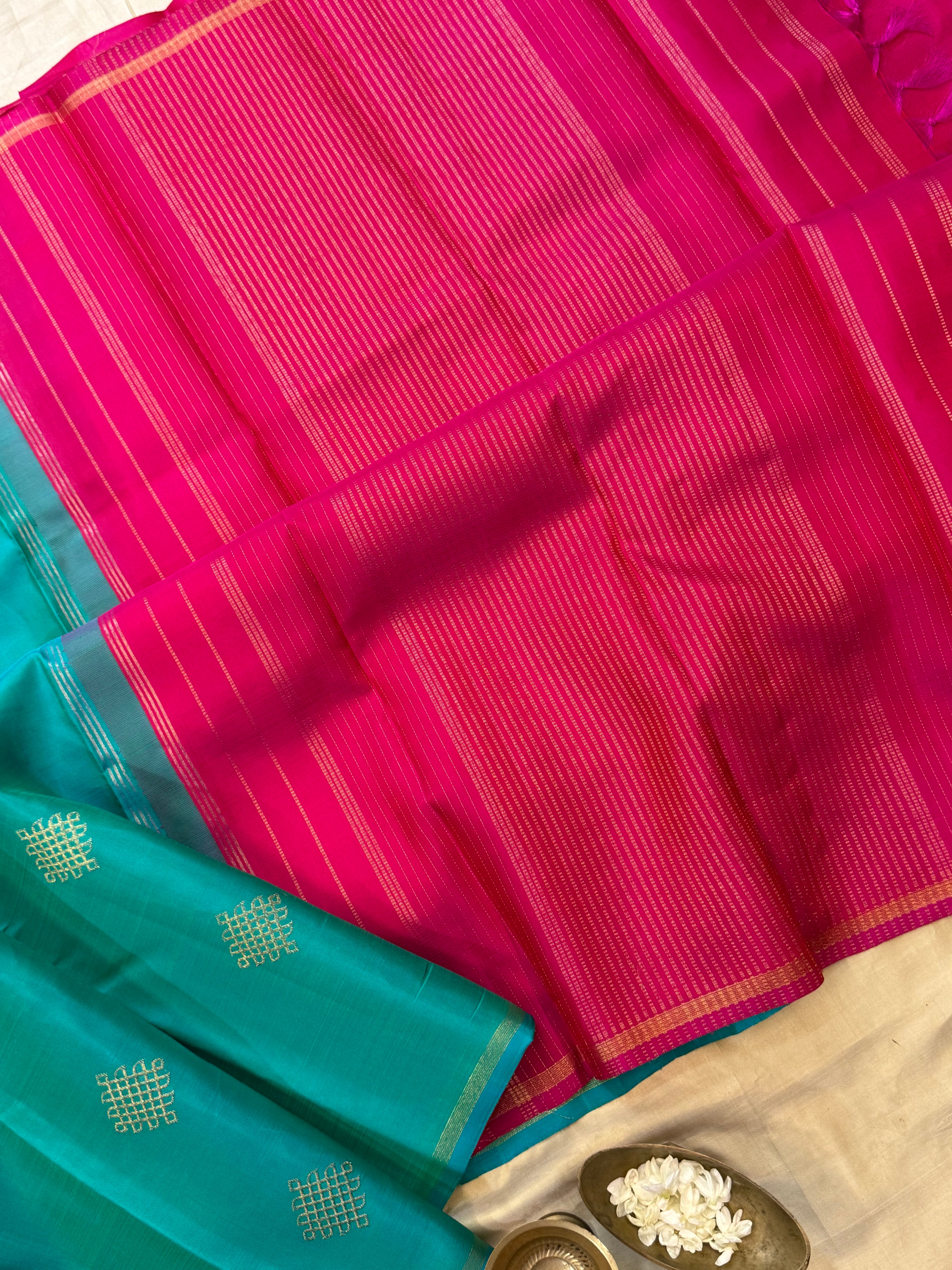 Turquoise blue kolam butta / Kanjipuram silk