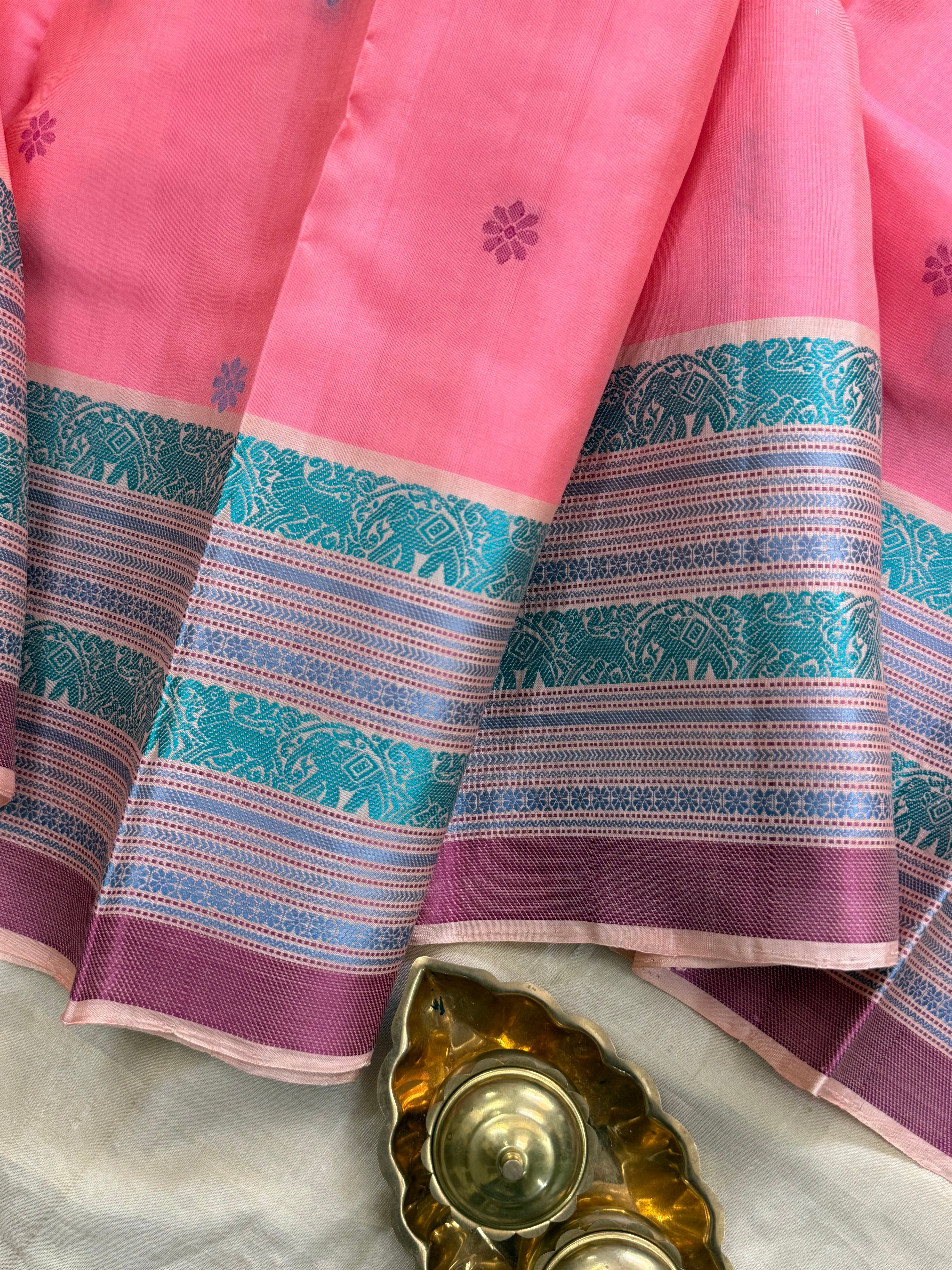 Pink varisapet border/ Varnangal Soft Silk CL8733