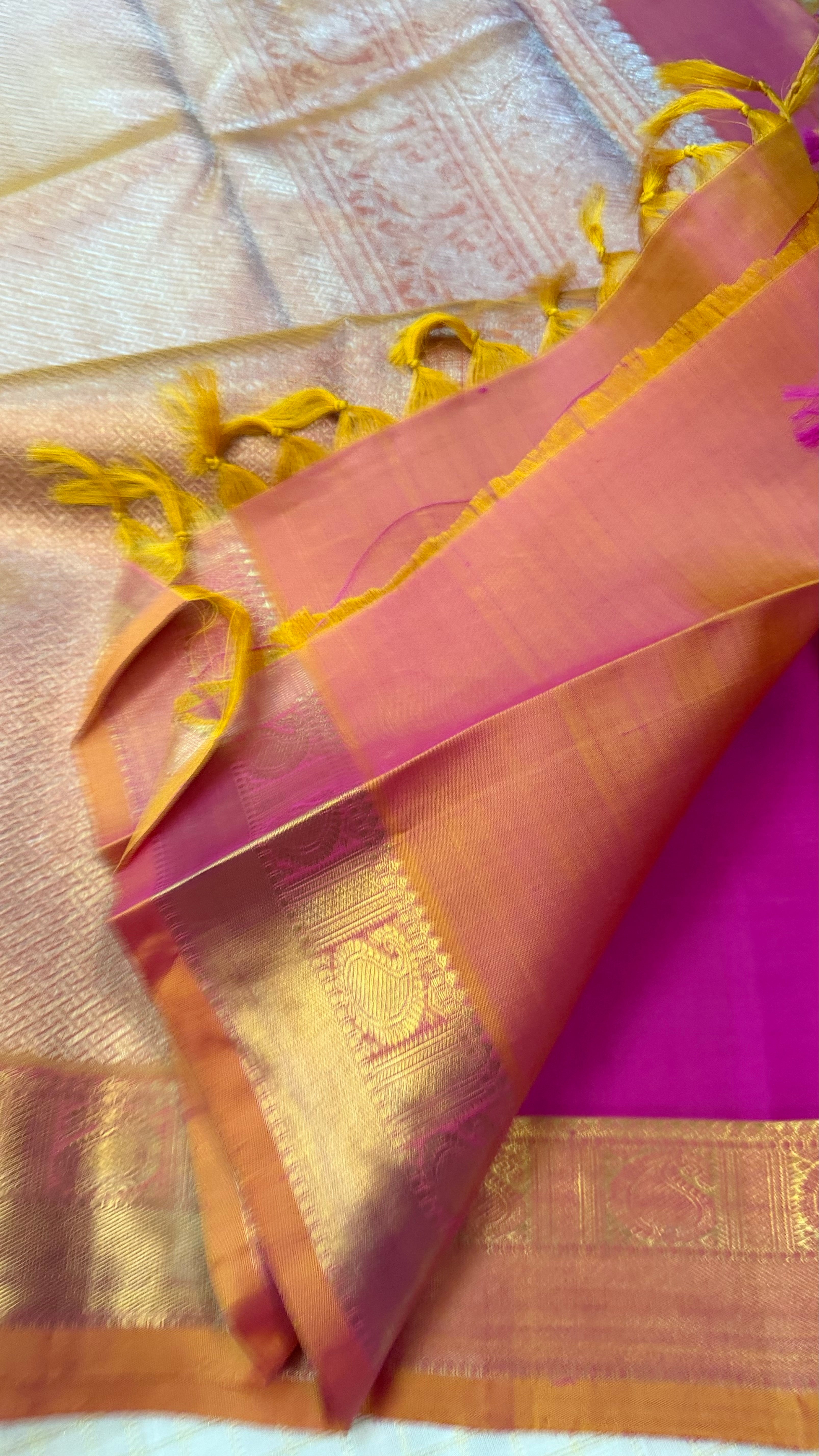 Pink Annam Butta Zari work / Kanjipuram silk.