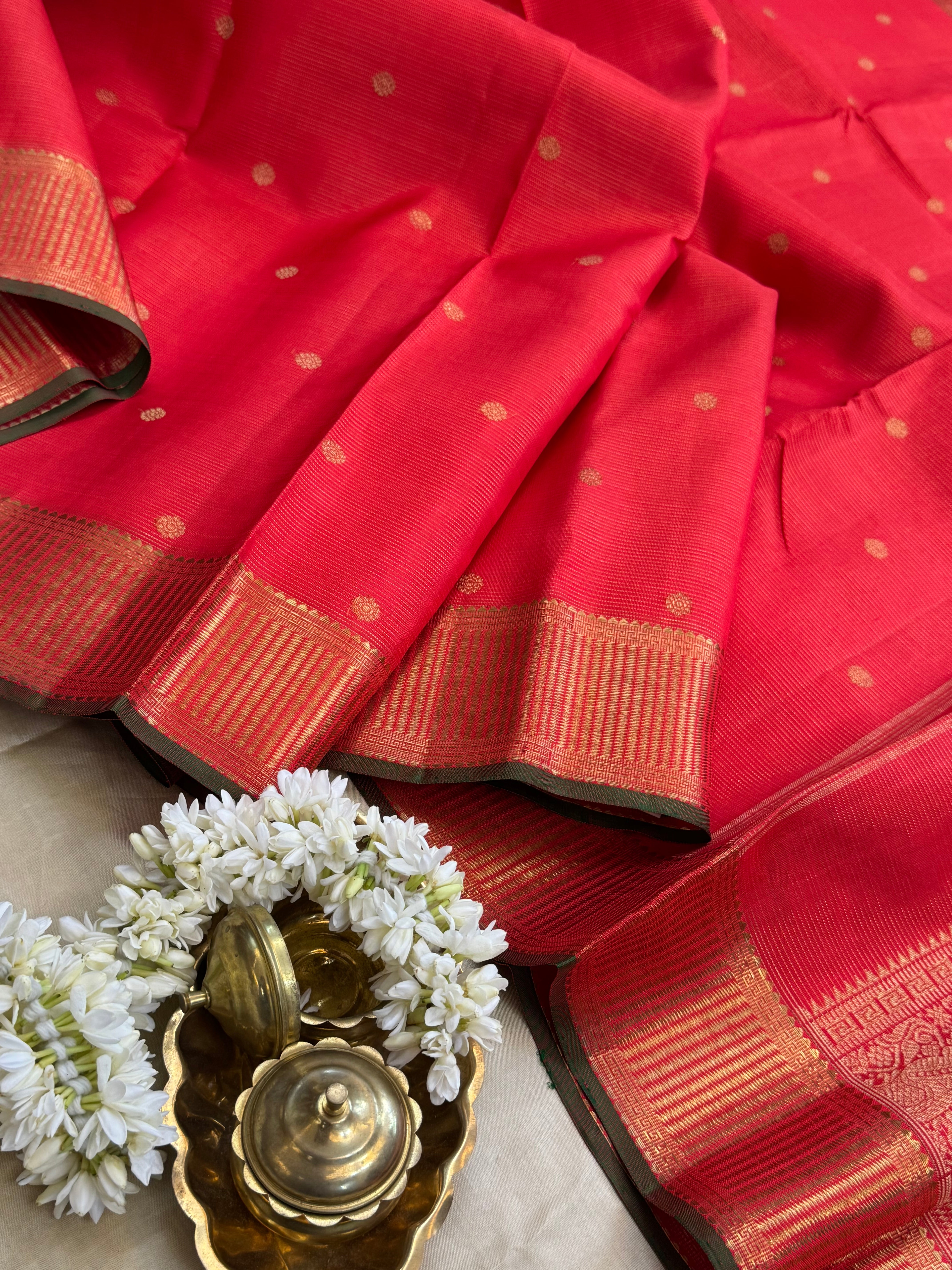 Chilli red Vairaoosi chakram Butta / kanjipuram silk