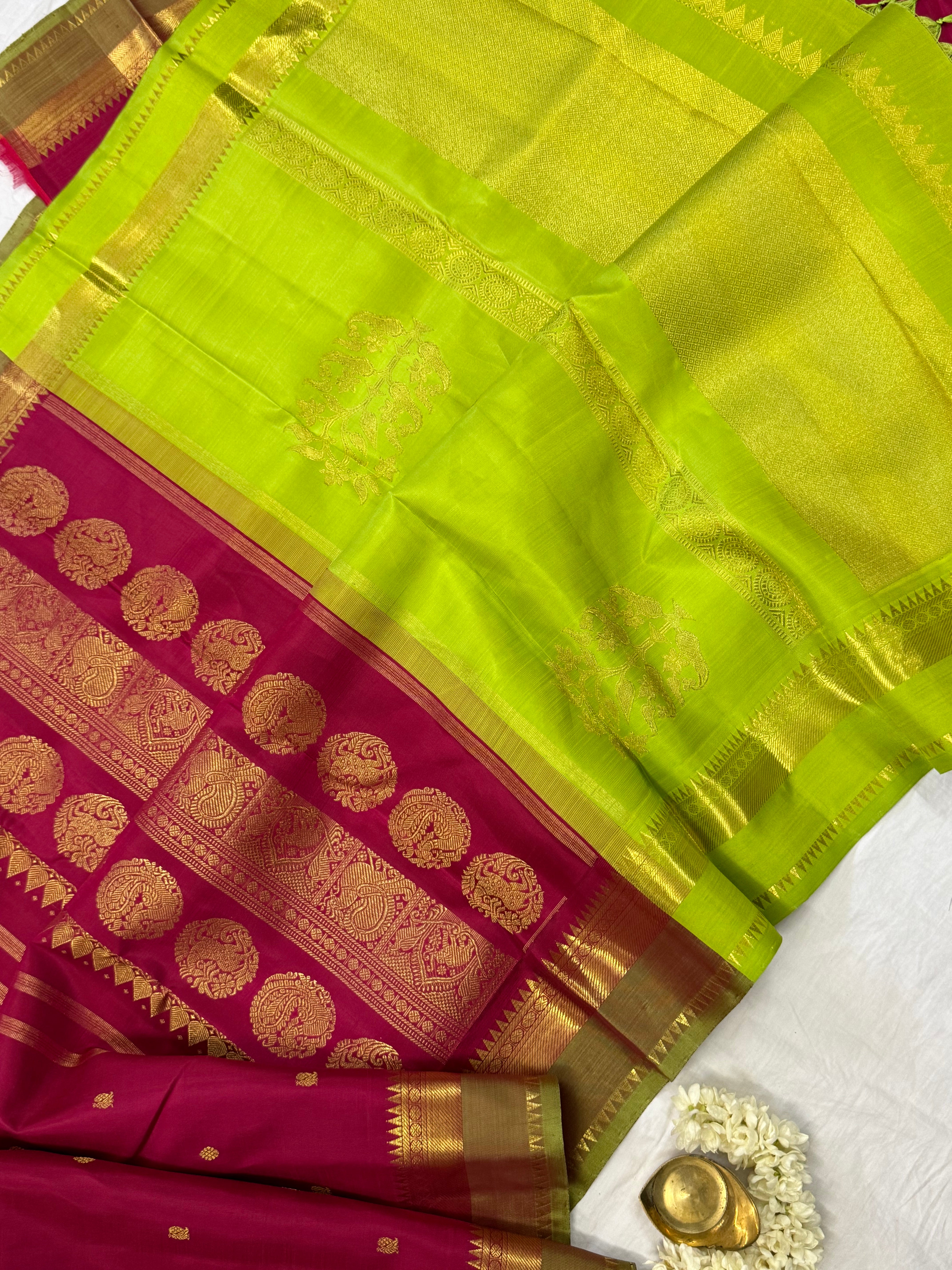 Double tone pink and unique long pallu / Kanjipuram silk
