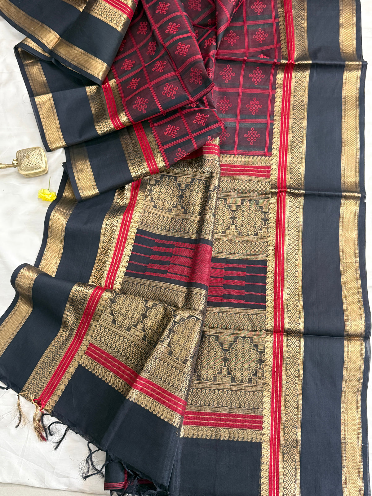 Black Kolam Butta / silk cotton clsa 10264