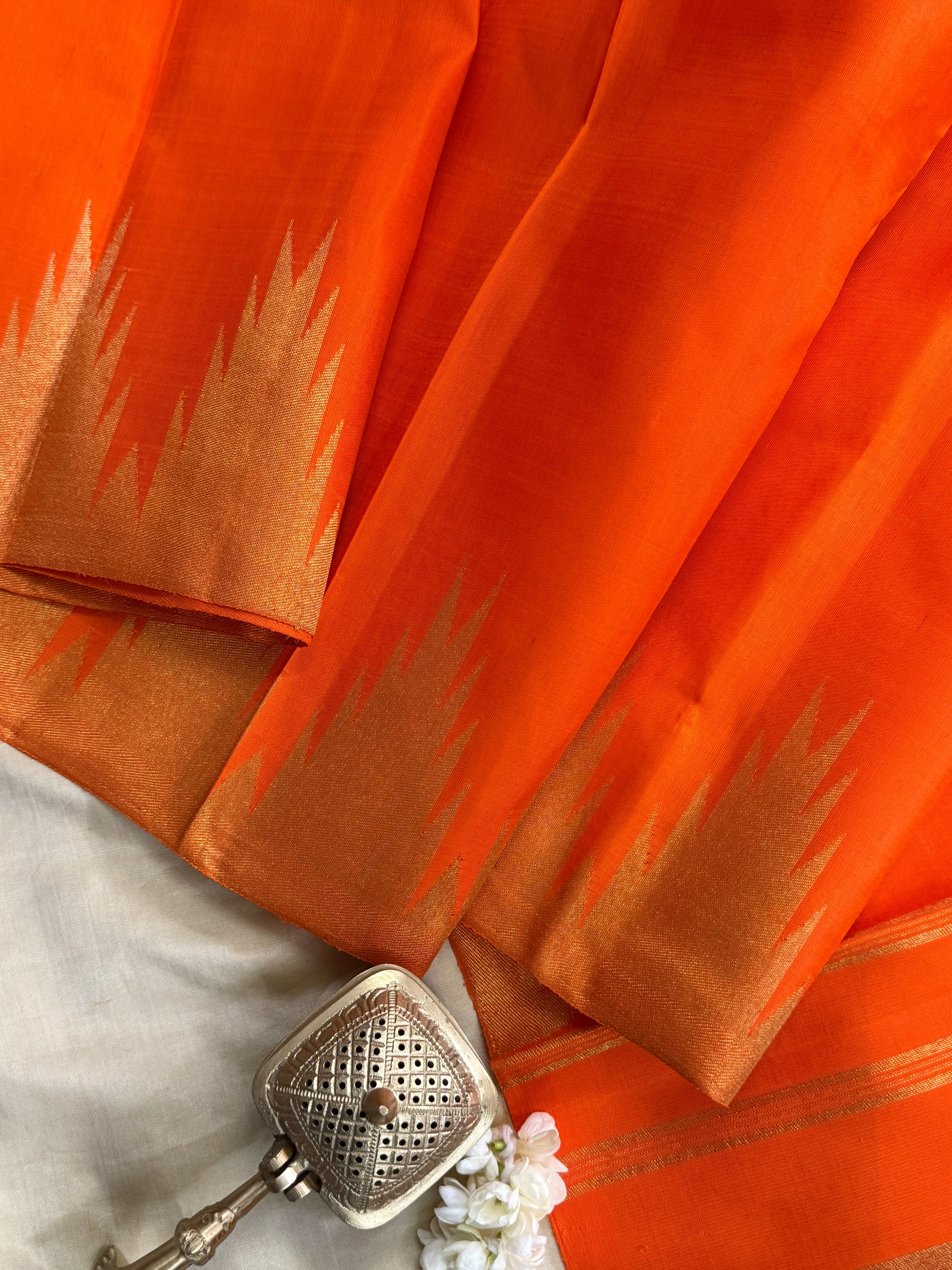 Orange 8 kol temple border/ Kanjipuram silk CLSA9162