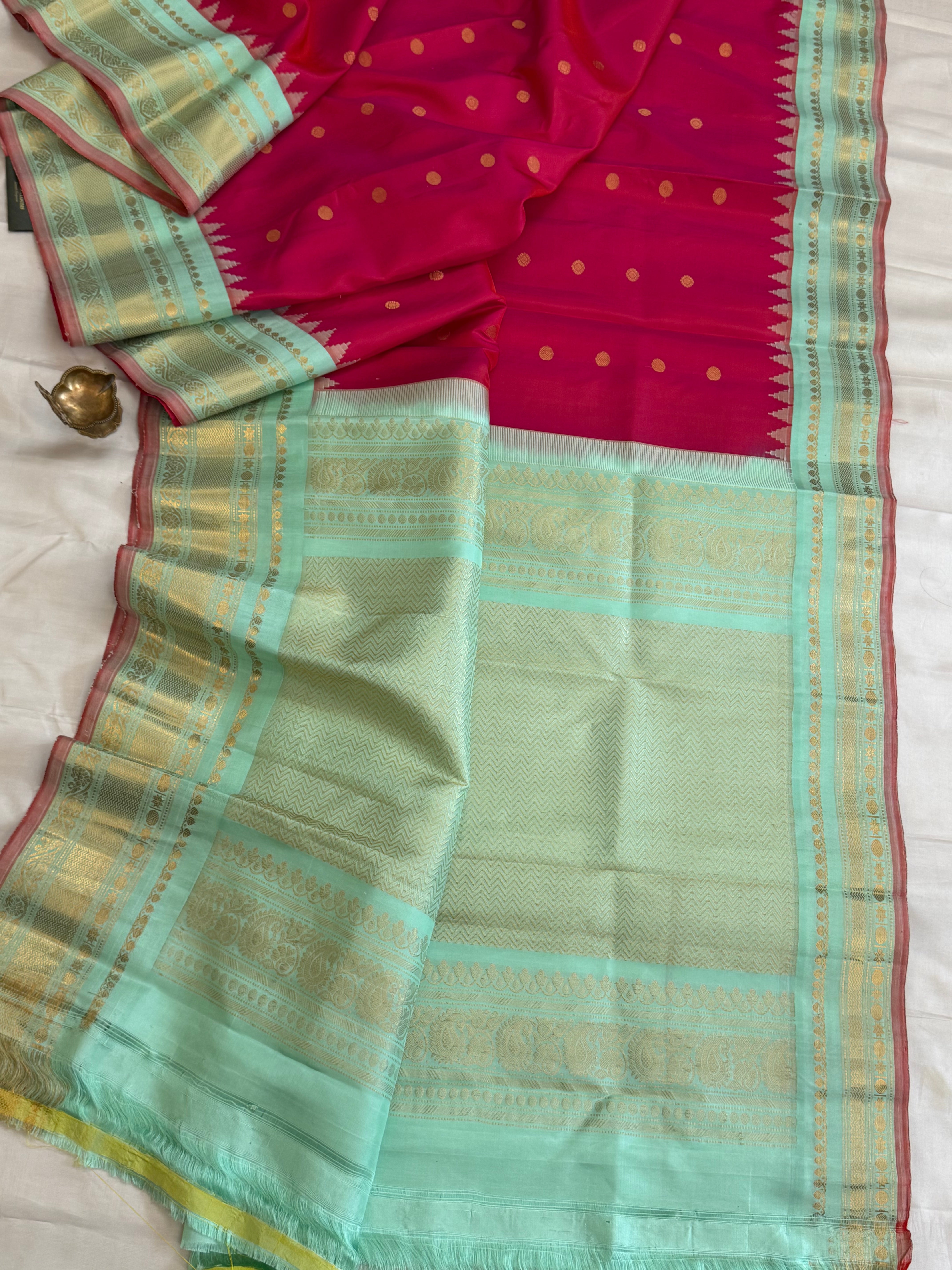 Double tone pink with pastel green border/ Gadwal silk CLSA11307