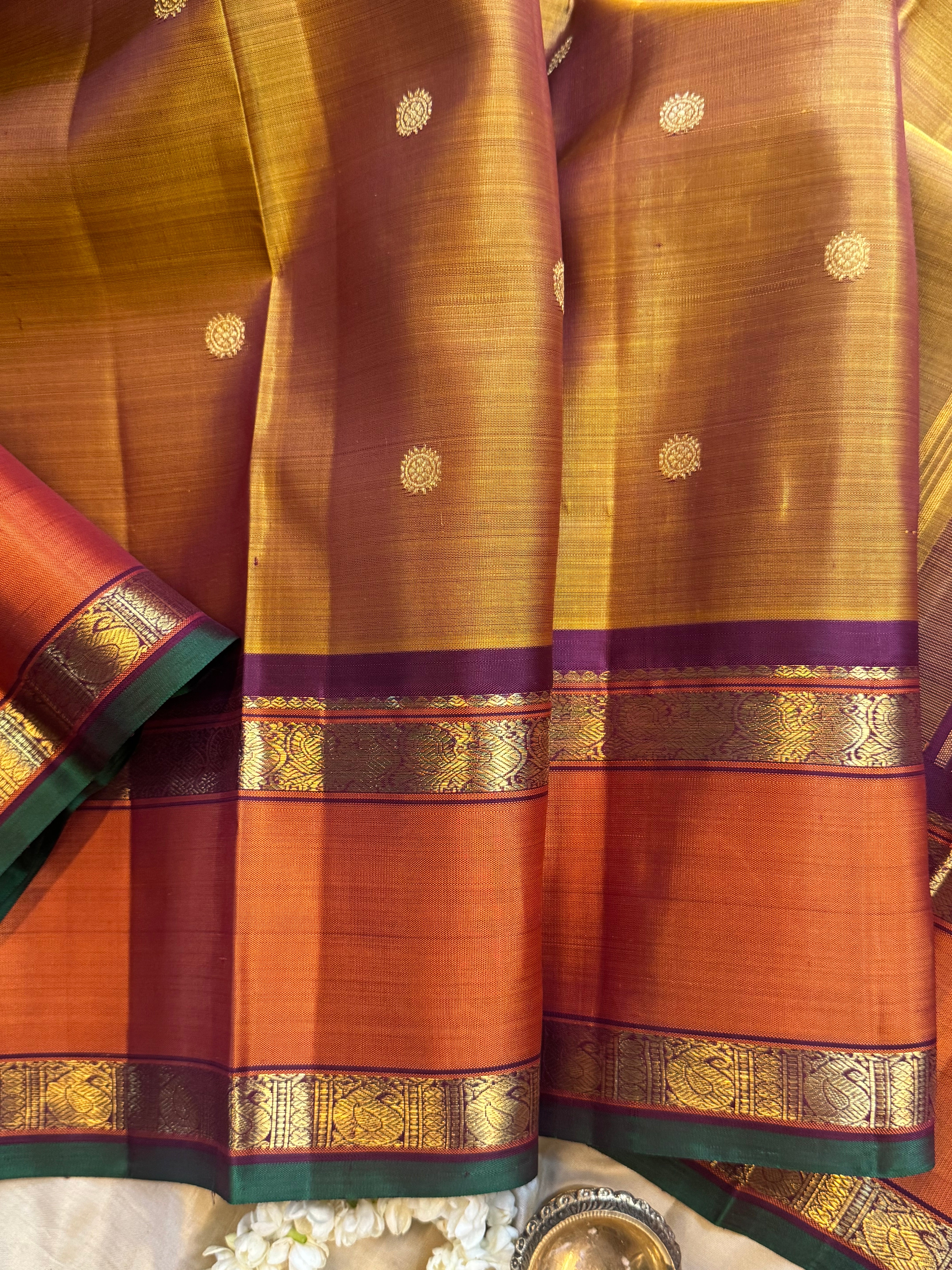 Poonvandu rettapet border/ Kanjipuram silk