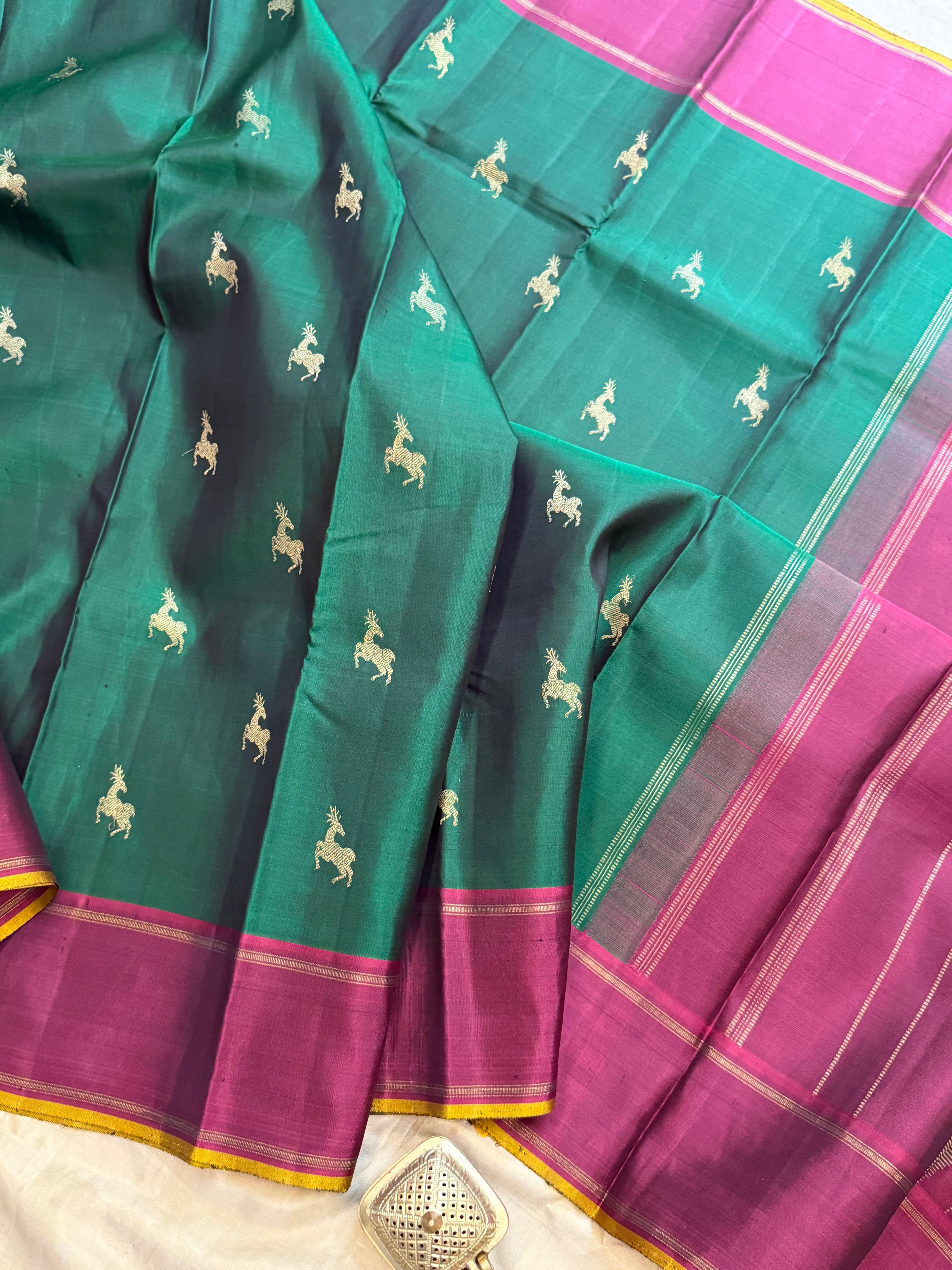 Permam : Green maan Butta / Kanjipuram silk CL4347