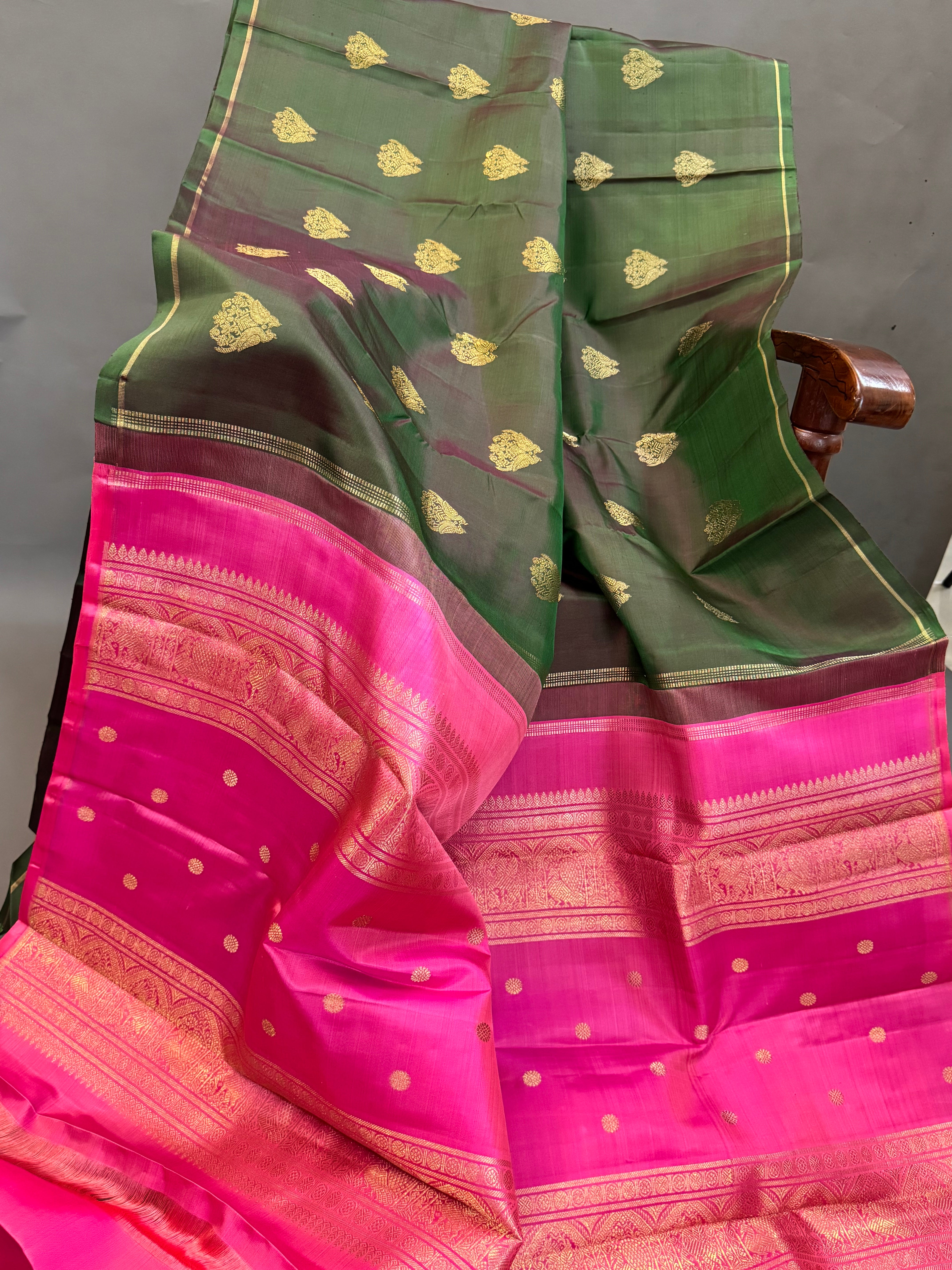 Manthulir Jodi kili Borderless kanjipuram silk saree