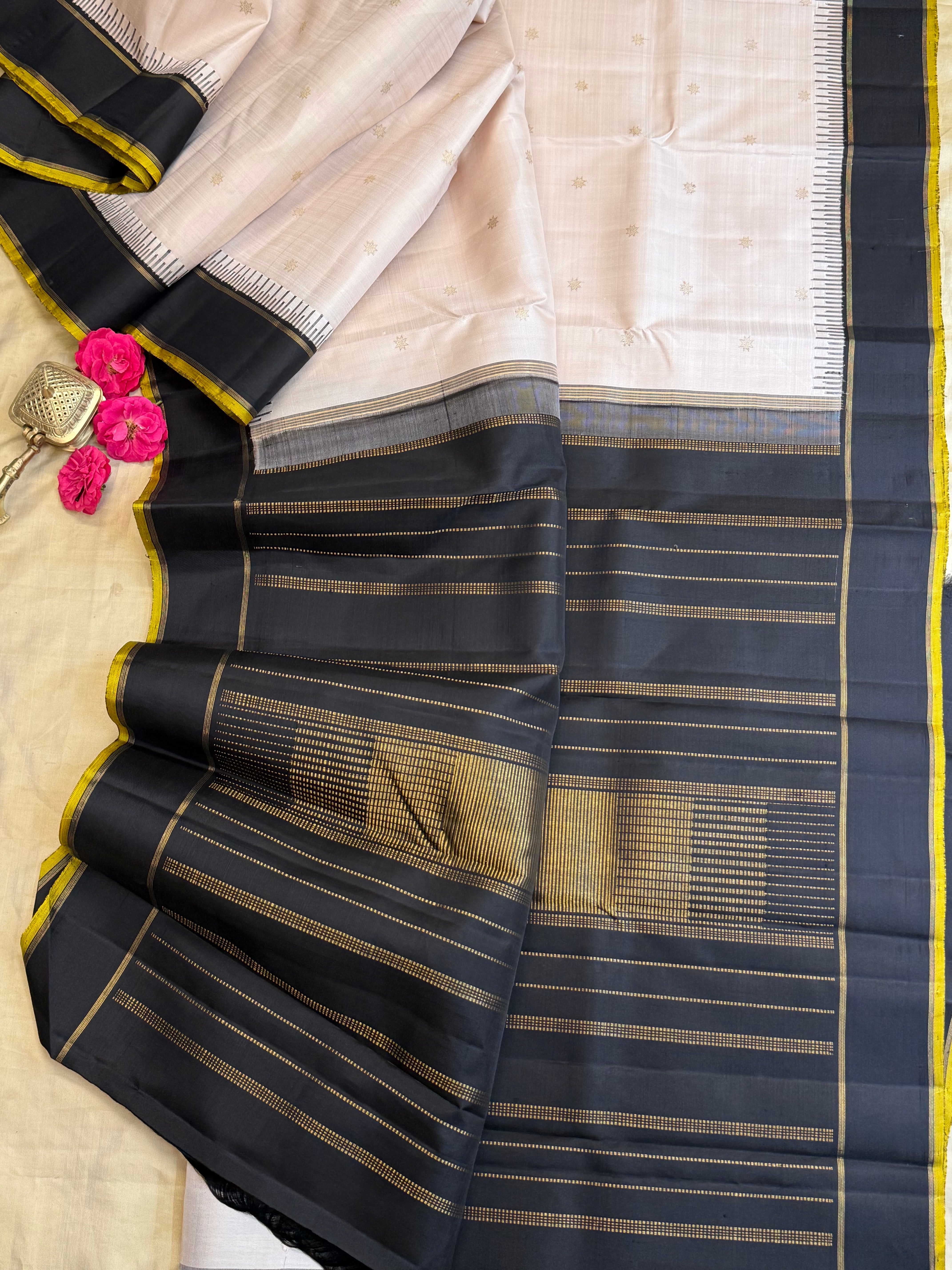 Off white and black kai korvai/ Kanjipuram silk CLSA9767