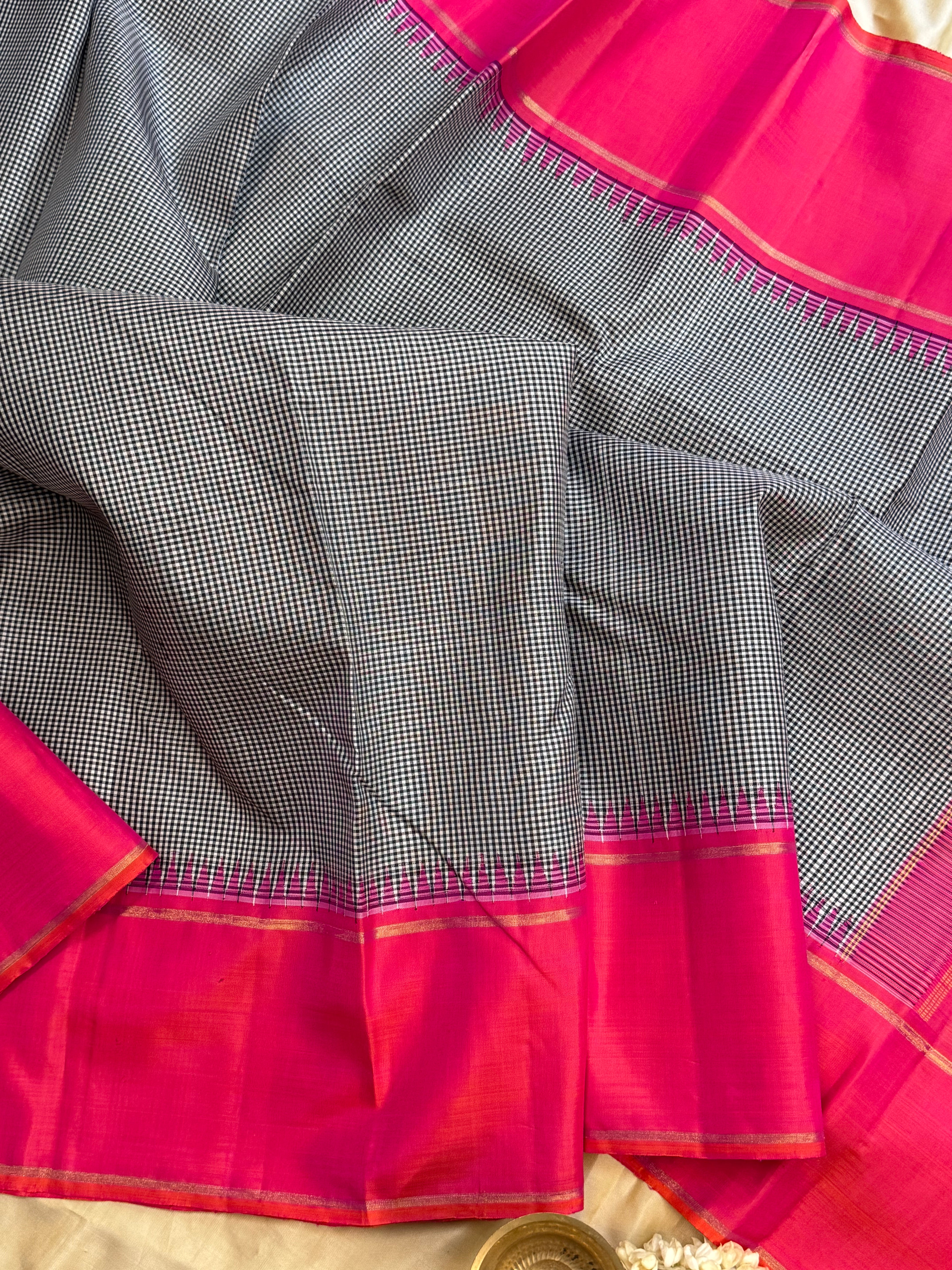 Kasa kasa kattam and pink border / Arani silk