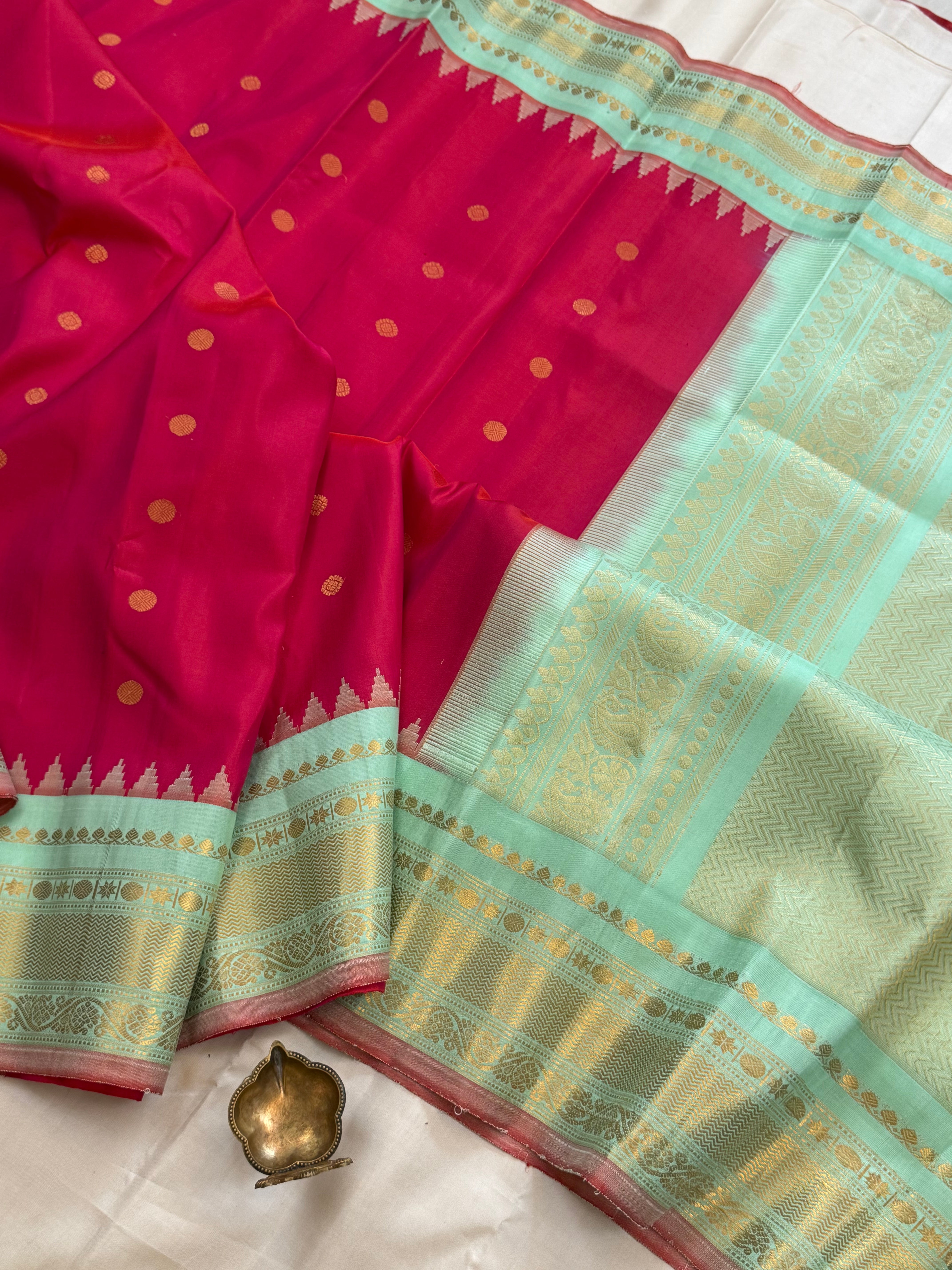 Double tone pink with pastel green border/ Gadwal silk CLSA11307