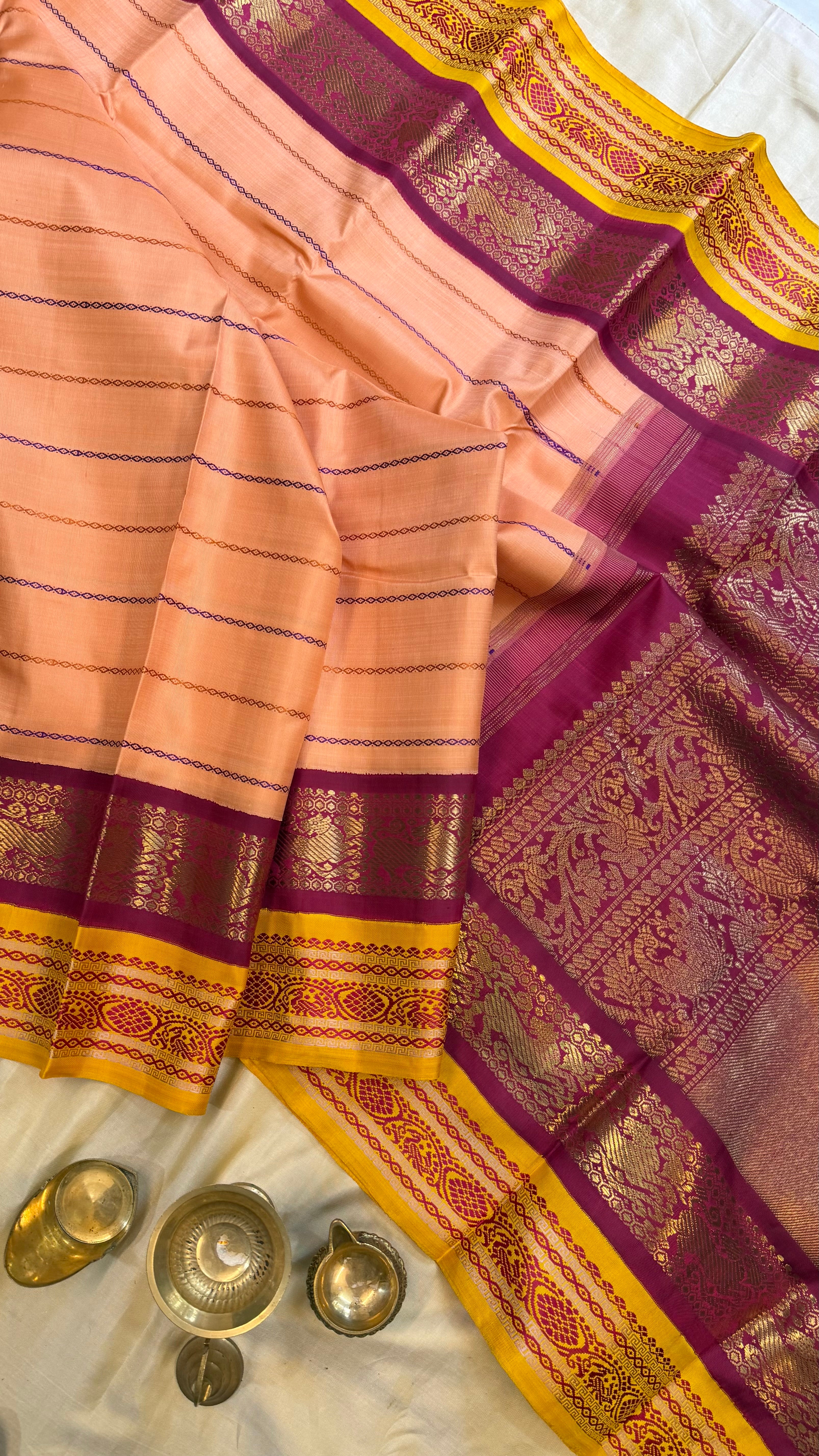 Retta Korvai retta palla master weaver / Kanjipuram silk