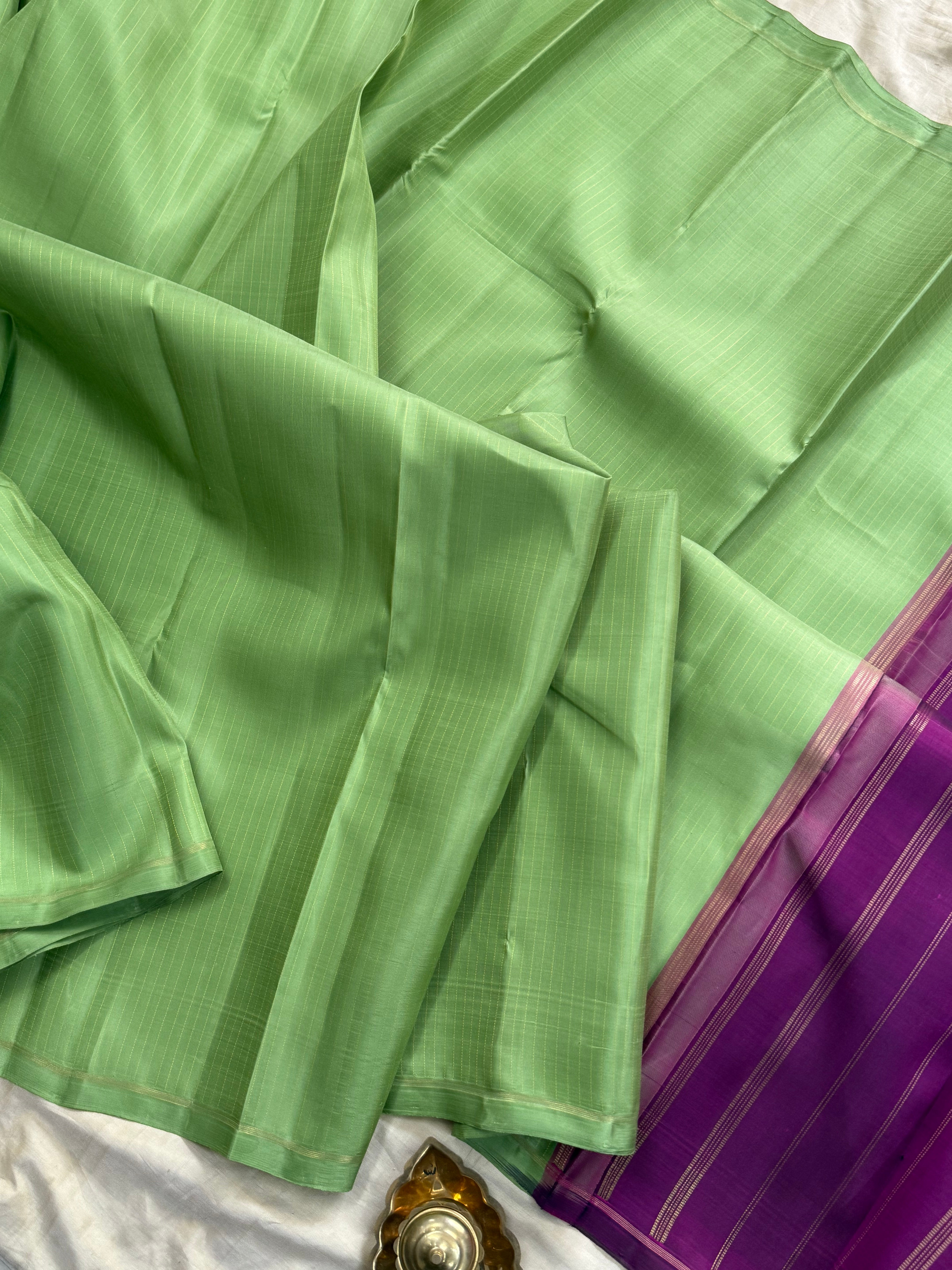 PISTA GREEN AND BODY THREAD LINE BORDER LESS/ KANJIPURAM SILK SAREE CLSA9962