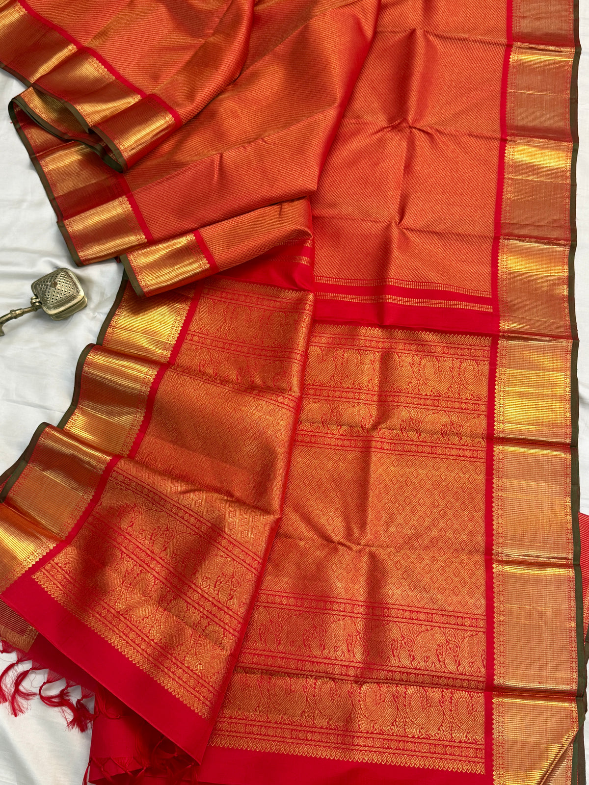 Navarathri - Day 4 Red Colour pure Zari Lehariya getti border /Kanjipuram silk sree Clsa5408