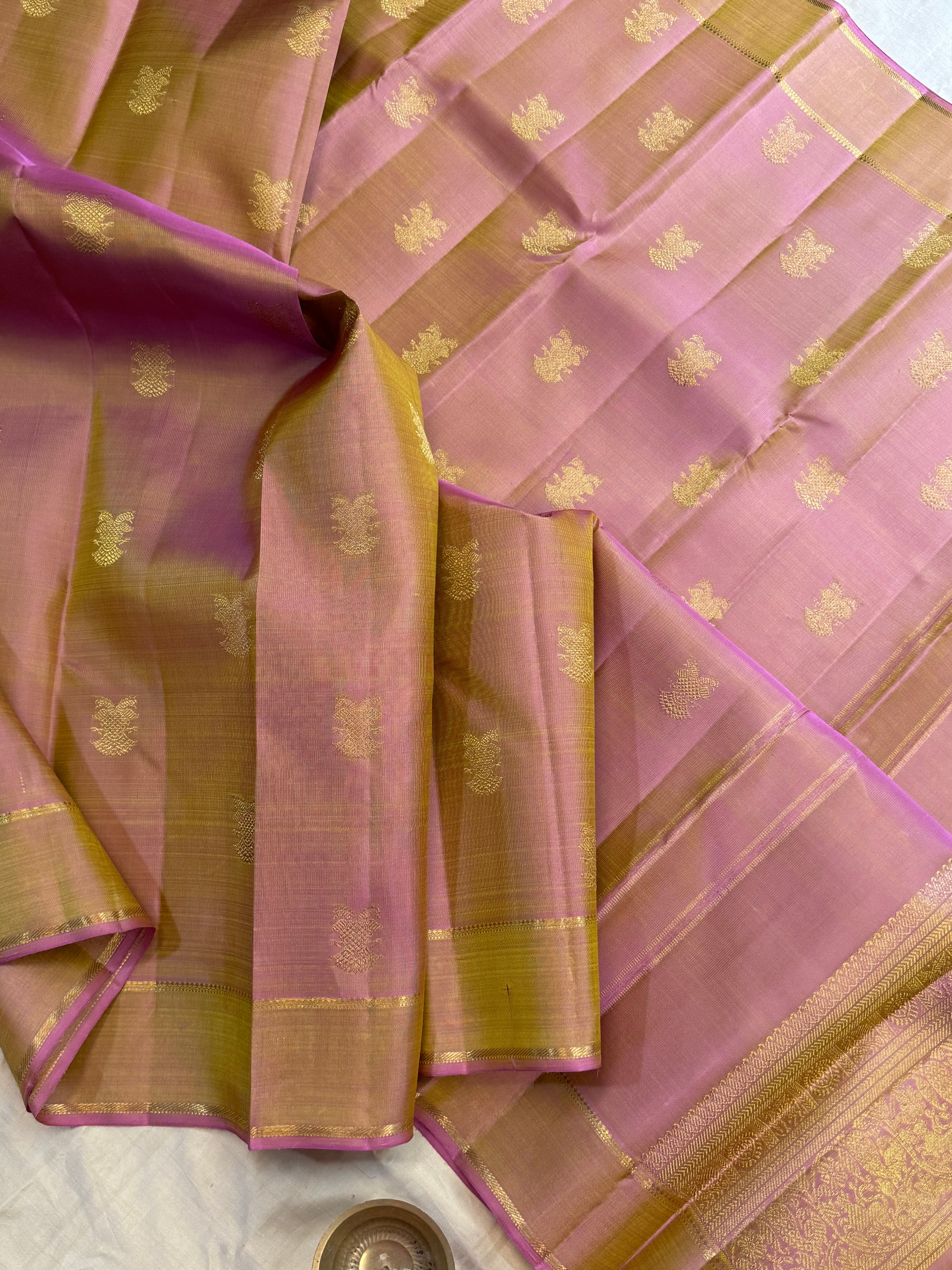 Dual tone pink unique Palla / Kanjipuram silk