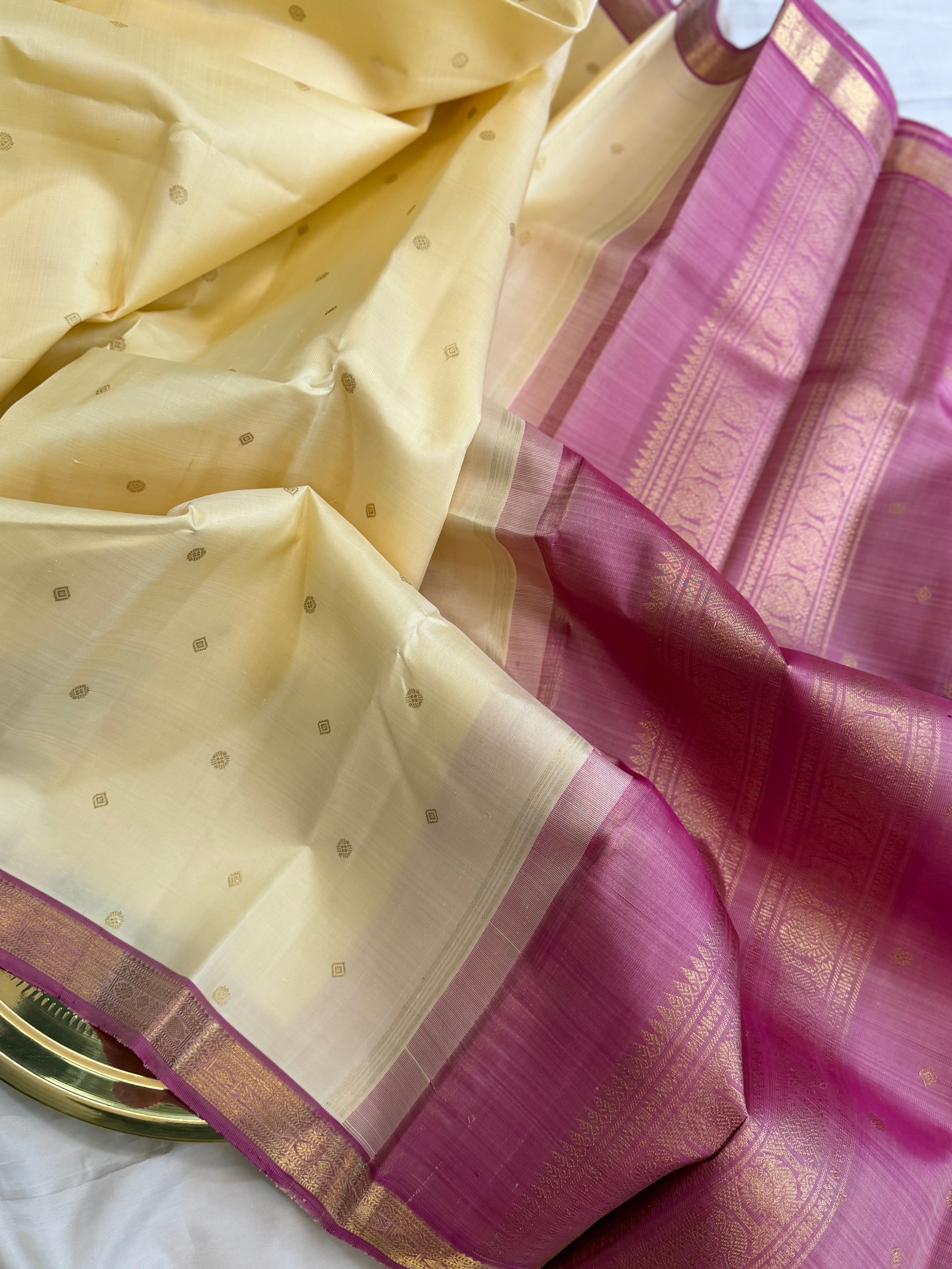 Malligai : off white small border pure Zari Kanjipuram silk