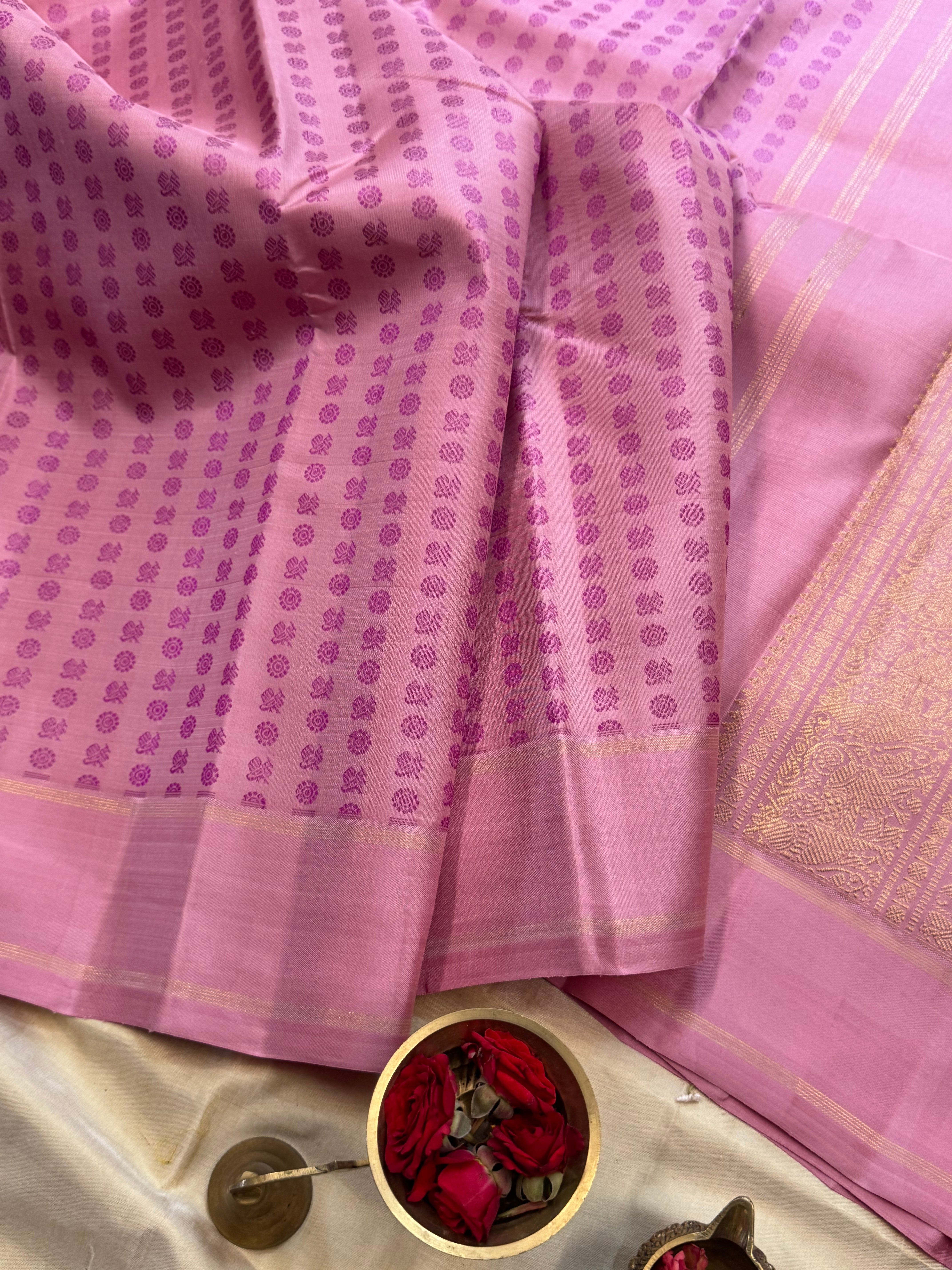 Pastel pink thread butta / Kanjipuram silk