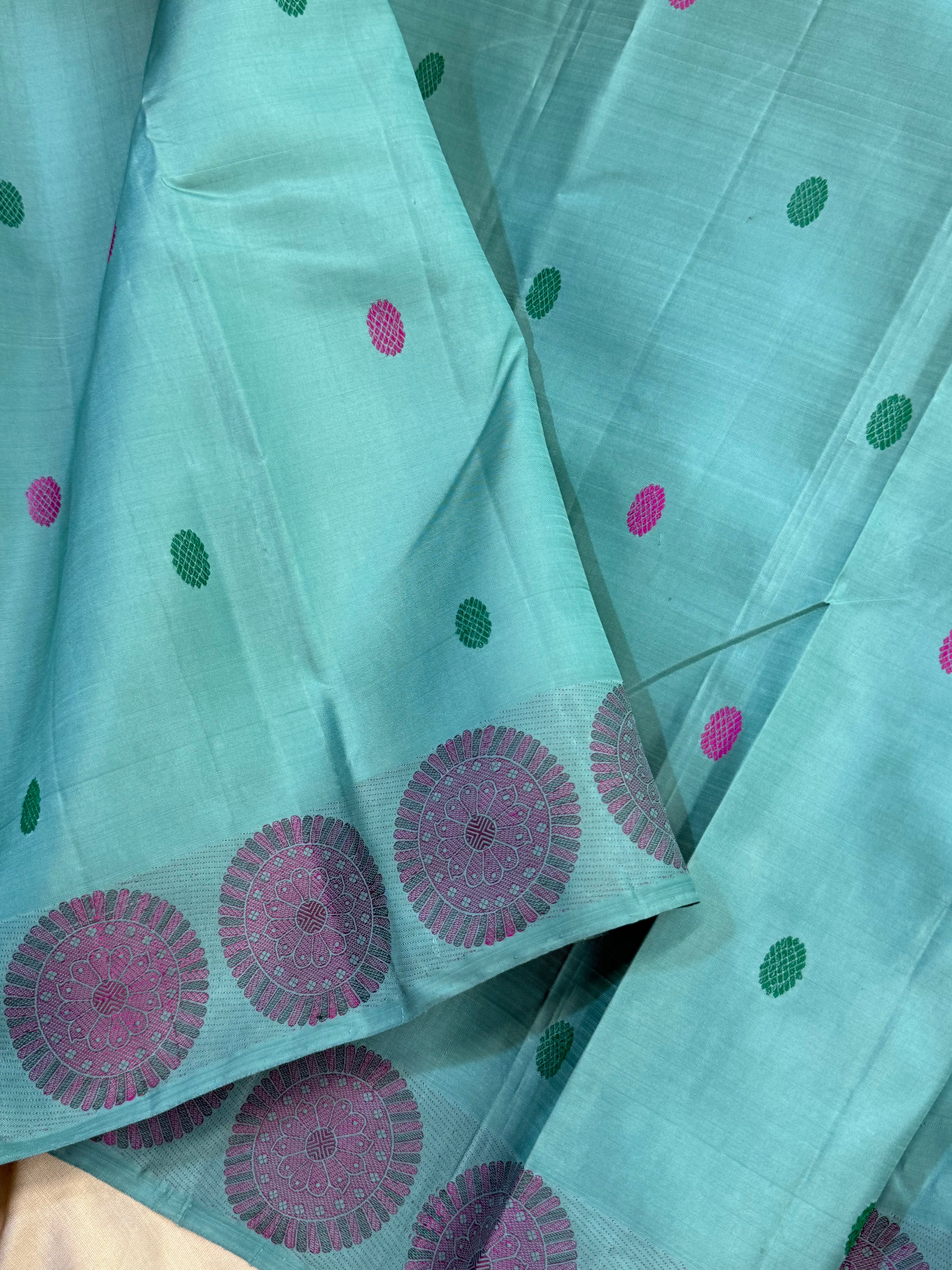 Sky blue round border butta / Arani silk