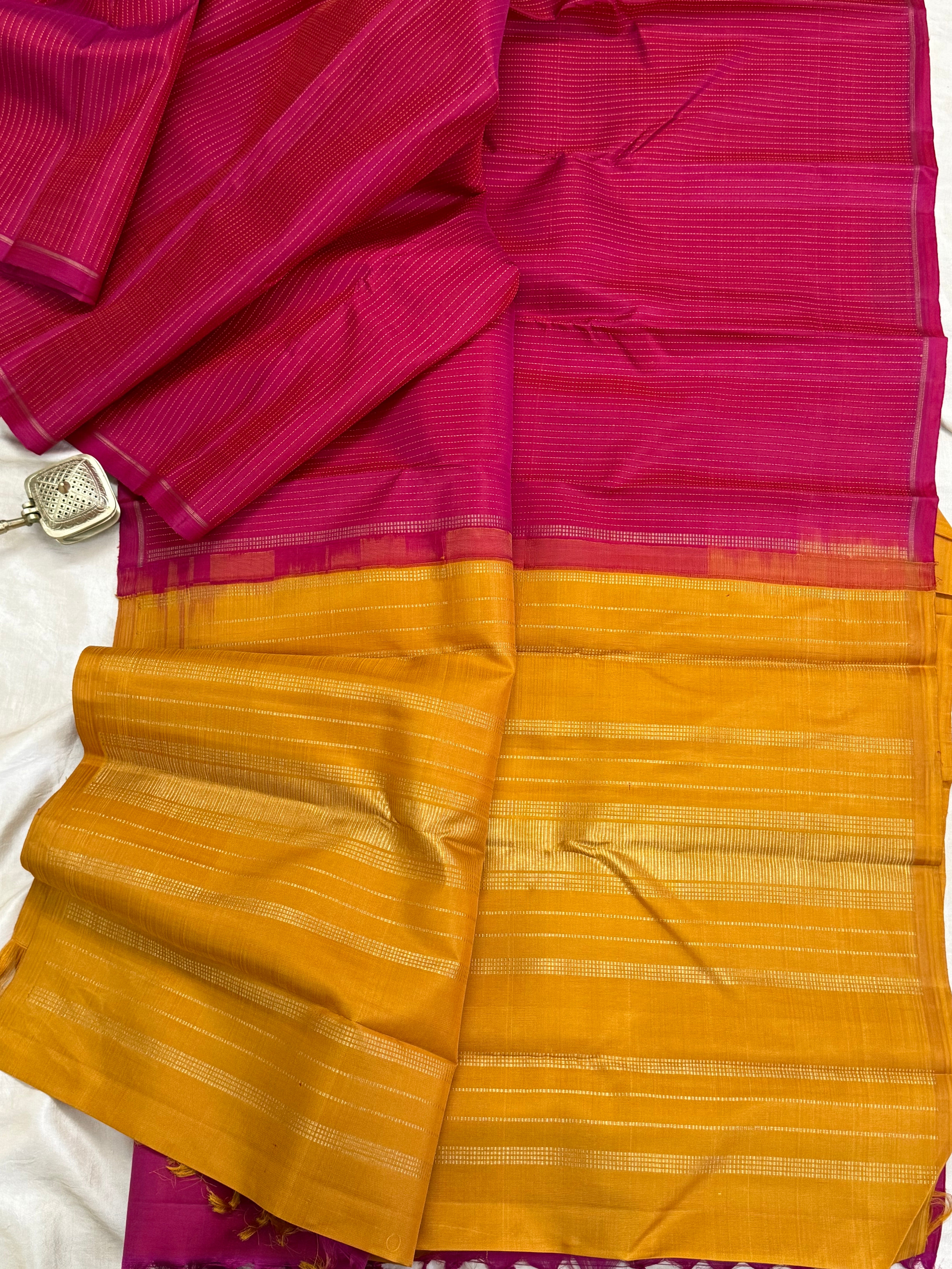 Pink thread ossi stripes borderless / Kanjipuram silk