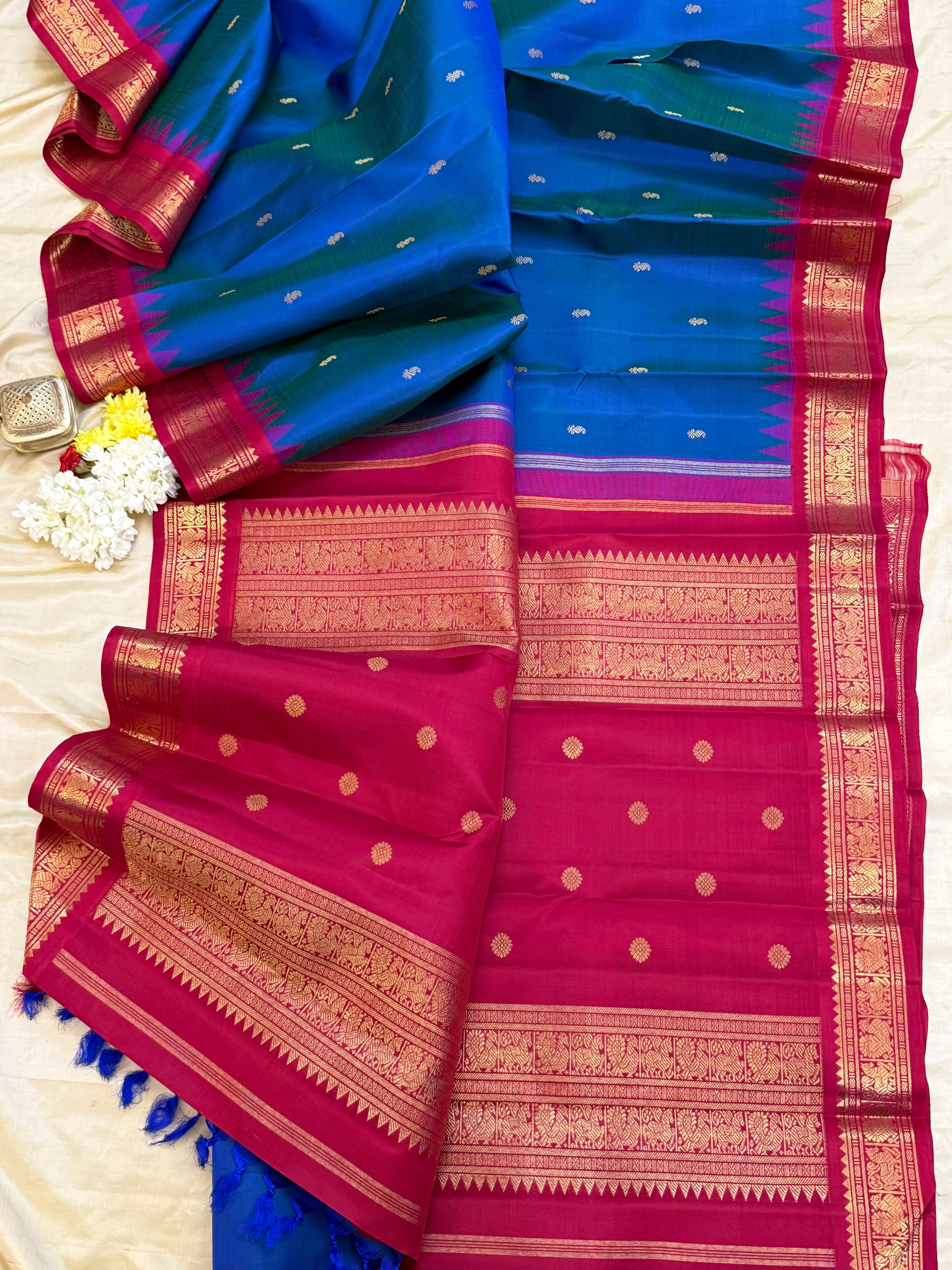 MAYILKAZHUTHU BODY WITH ARAKU TEMPLE SMALL KORVAI/ KANJIPURAM SILK CLSA10559