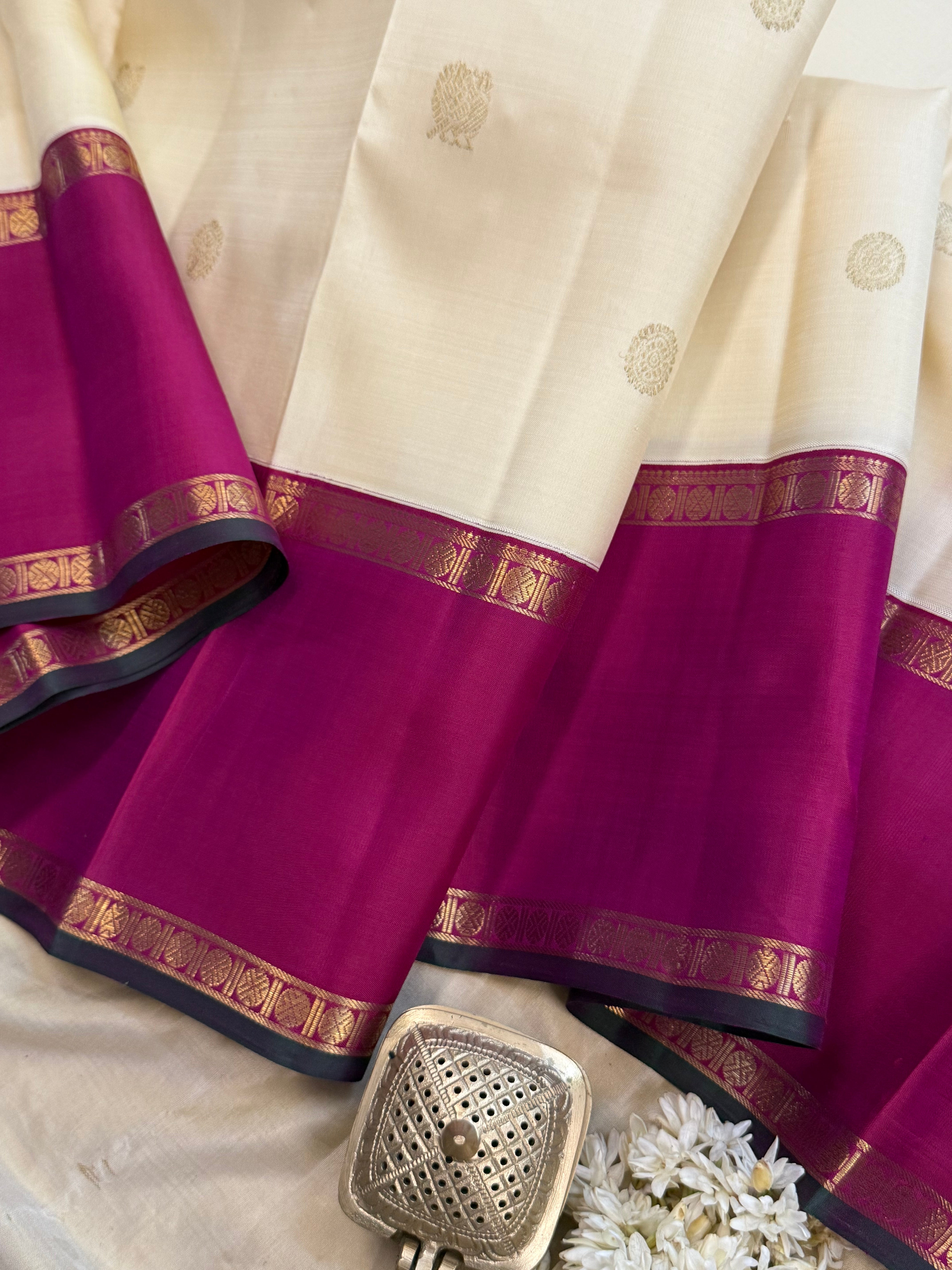 Offwhite and pink rettapet border kai korvai/ Kanjipuram silk