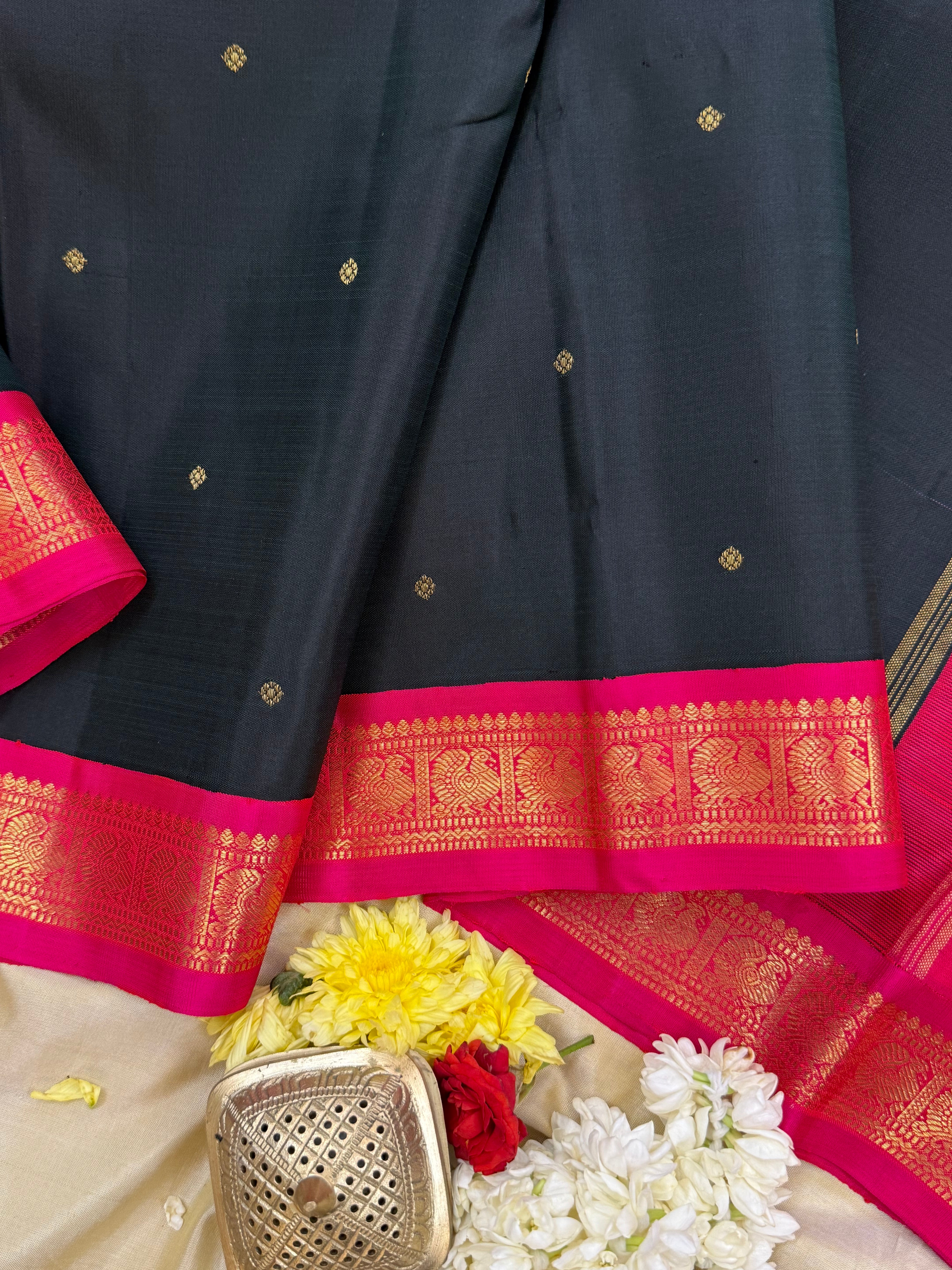 BOTTLE GREEN WITH PINK ANNAM PET SMALL KORVAI/ KANJIPURAM SILK CLSA10510