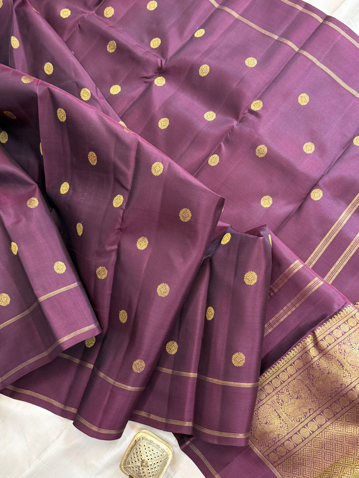 Paaku kamalam butta/ Kanjipuram silk