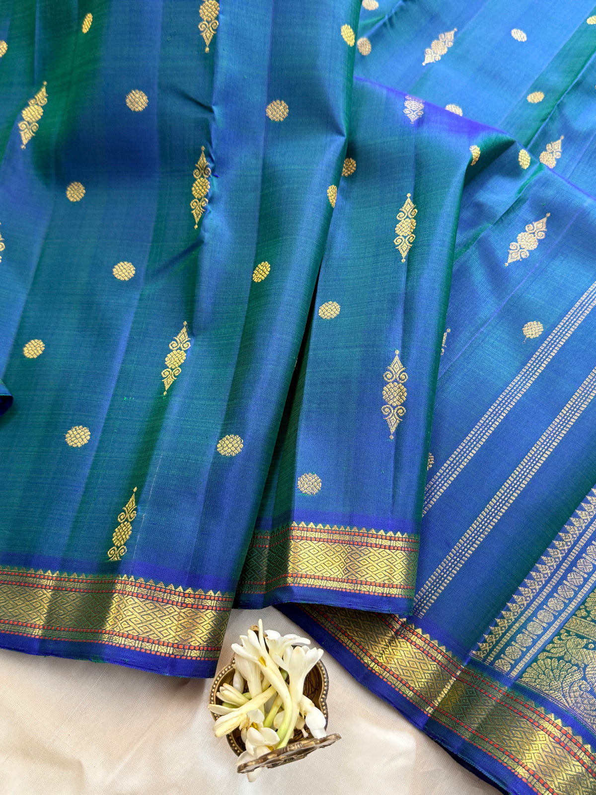 Mayilkazhuthu small vintage border / Kanjipuram silk CLSA11590