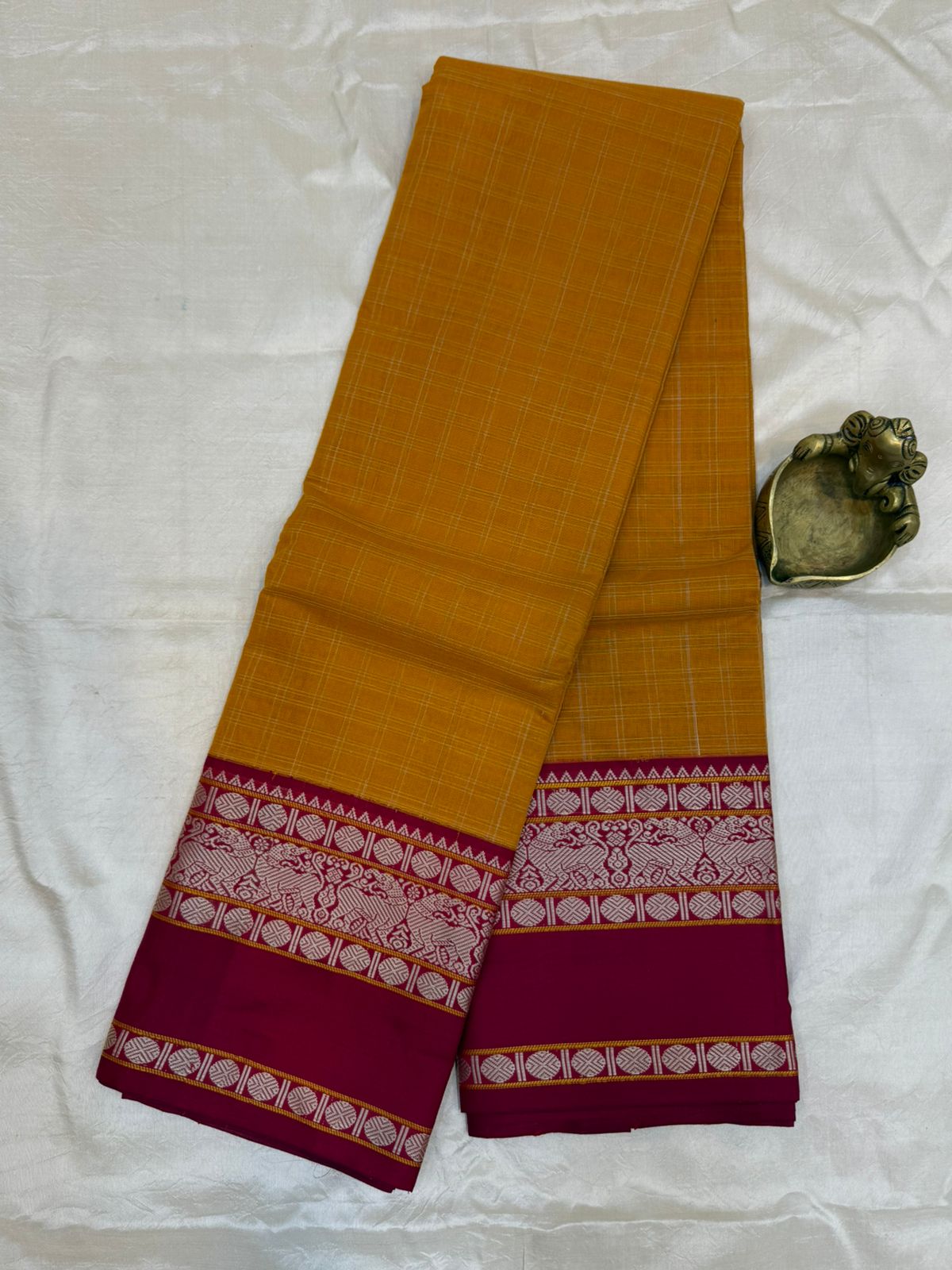 Mustard cotton body - Marron silk border