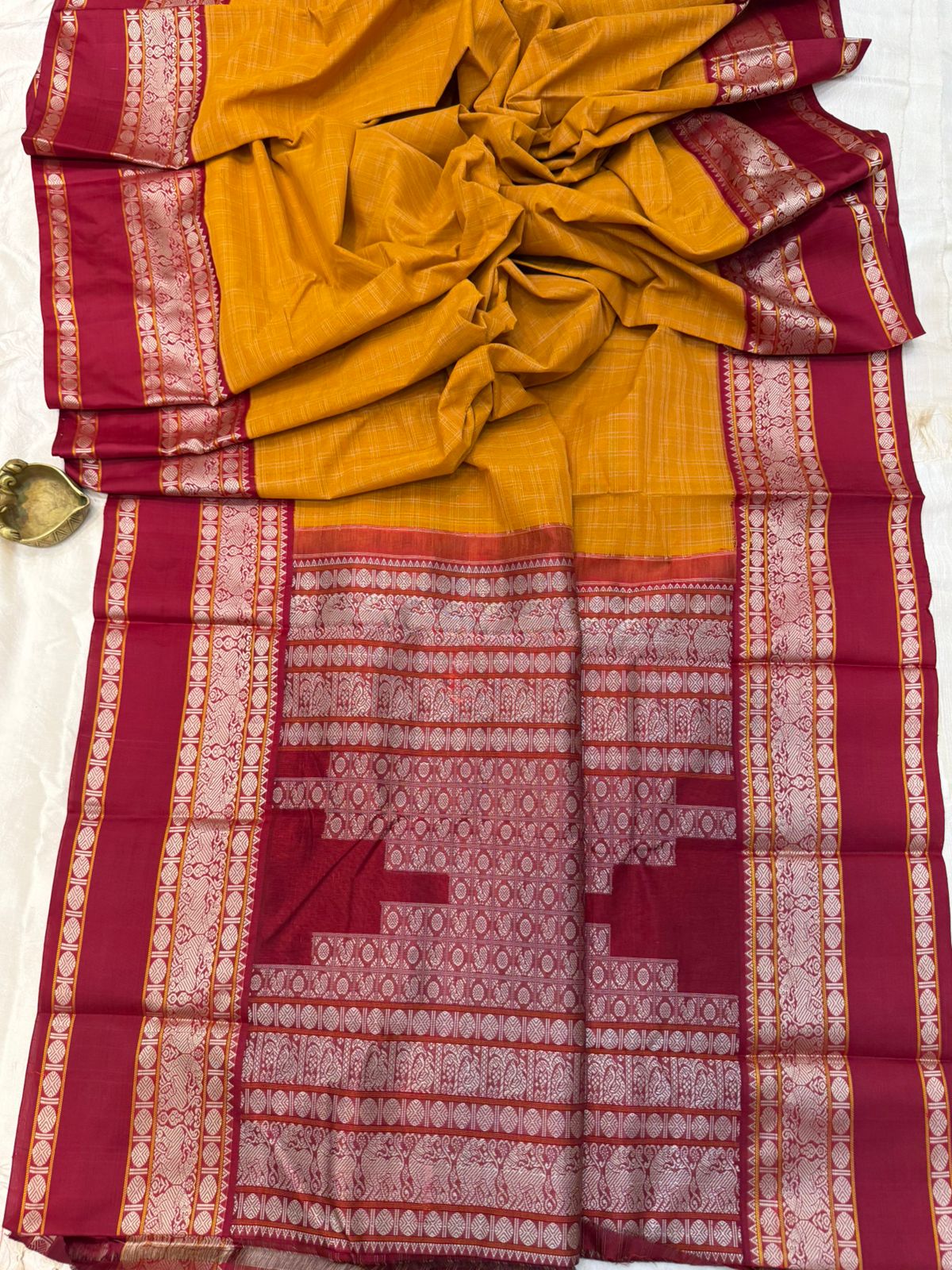 Mustard cotton body - Marron silk border
