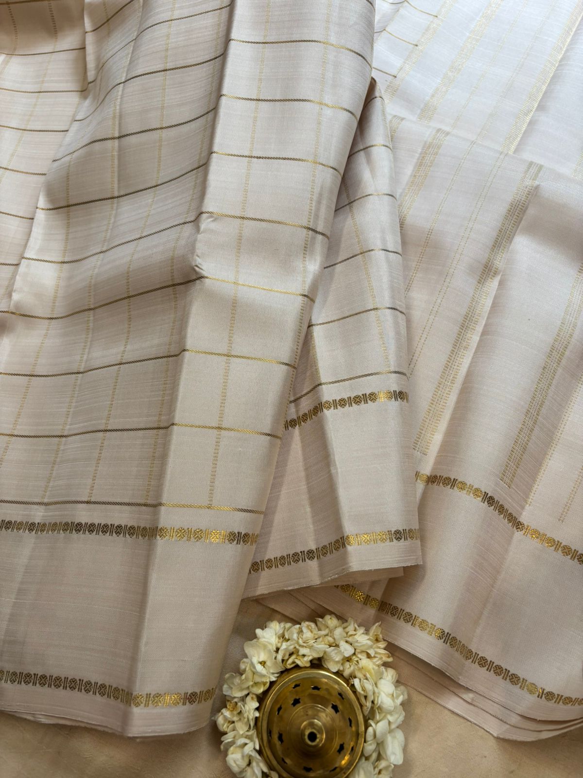 Offwhite zari kattam / kanjipuram silk