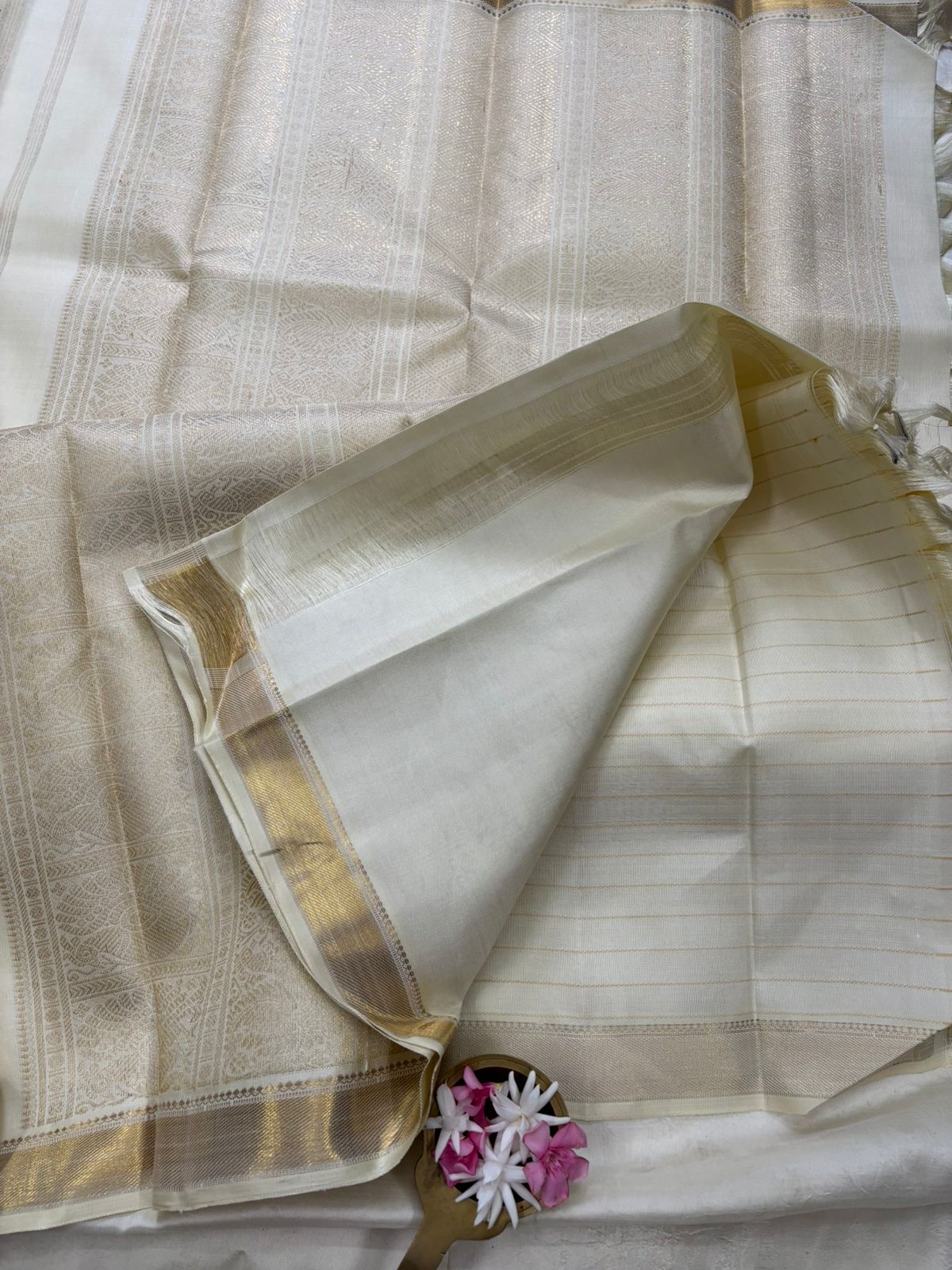 Off white thread veldhari / kanjipuram silk