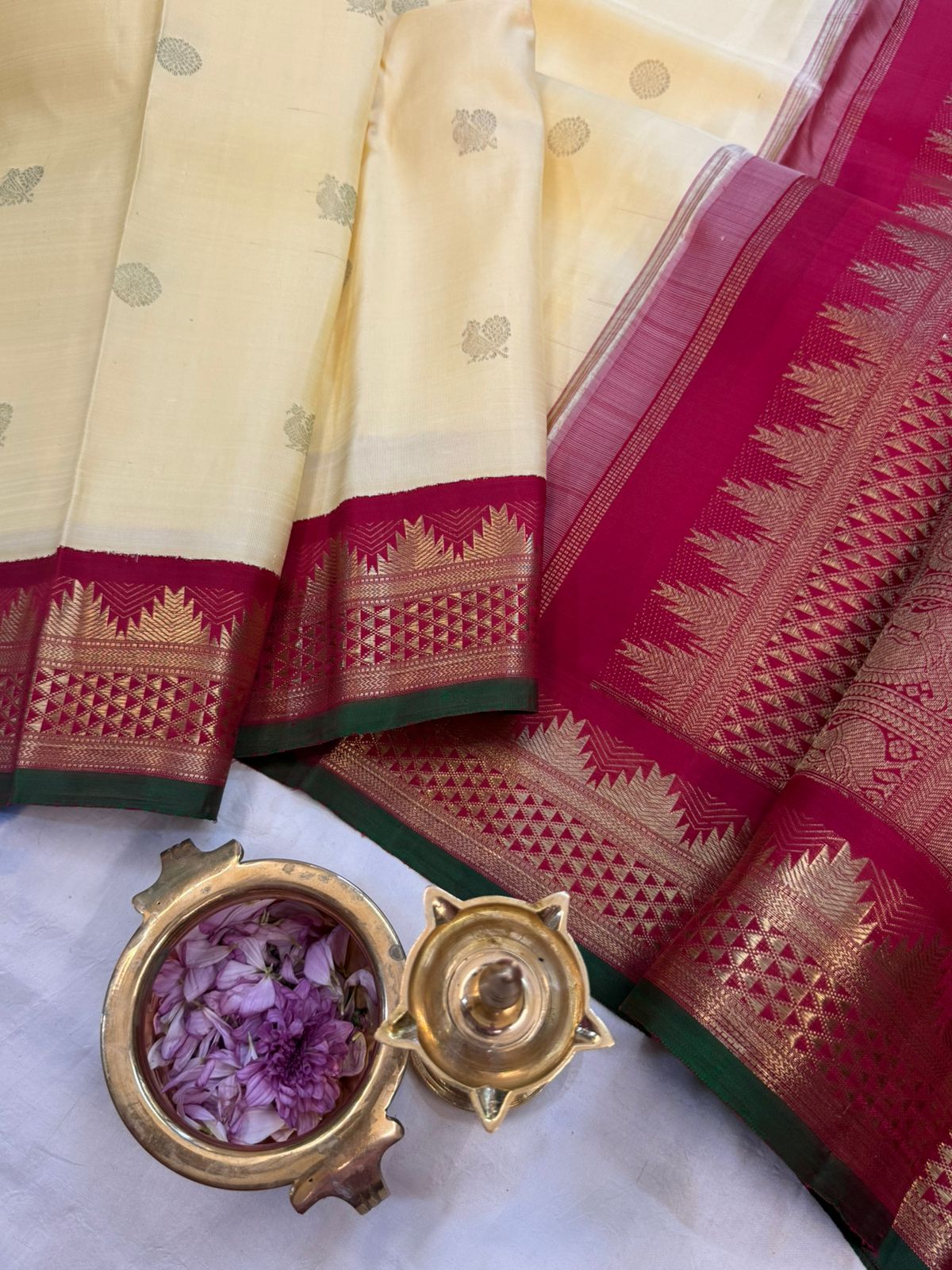 Sandal shot lemon yellow with araku araimadam temple border/ kanjipuram silk