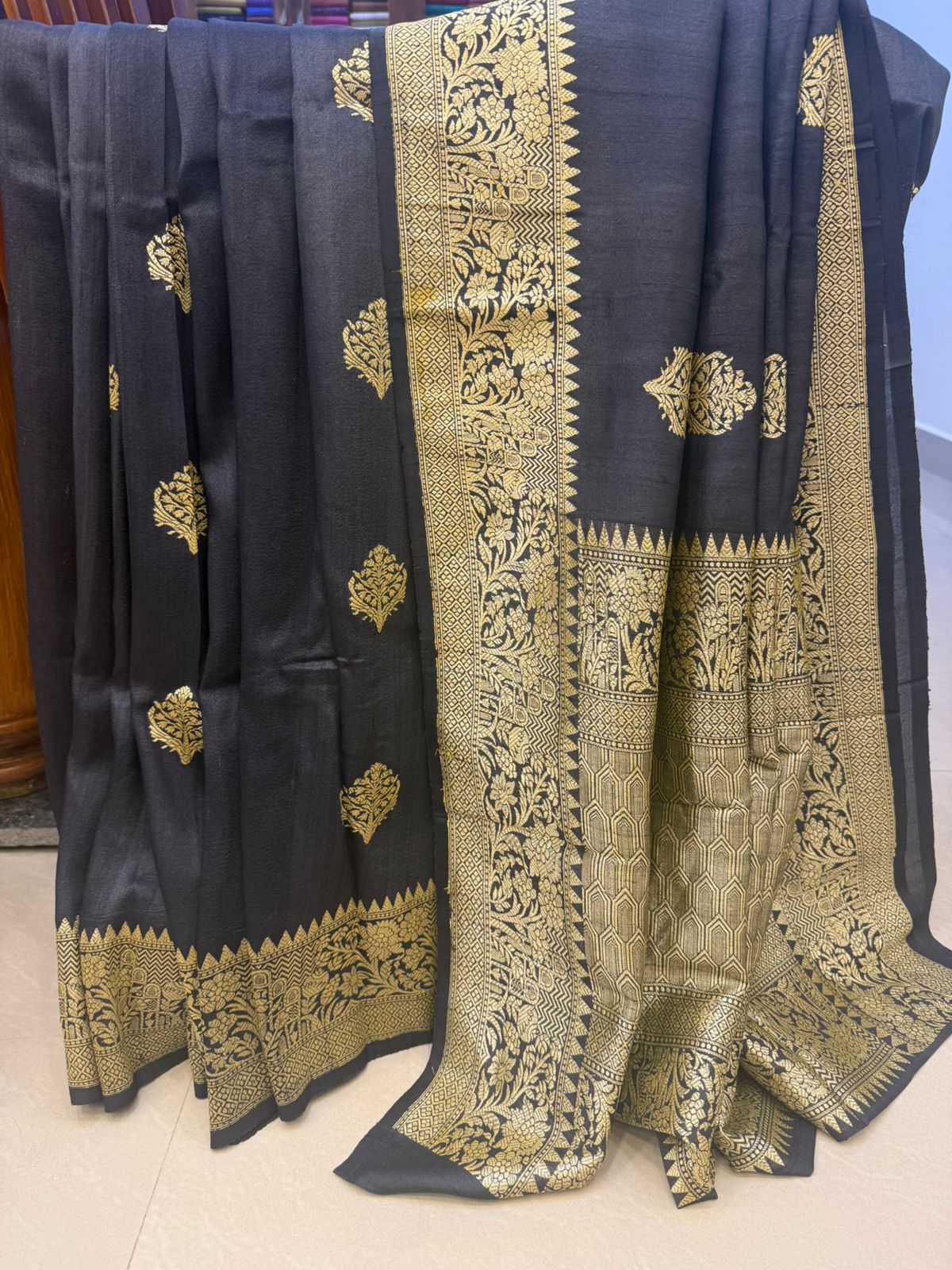 Black / Tussar georgette benarasi