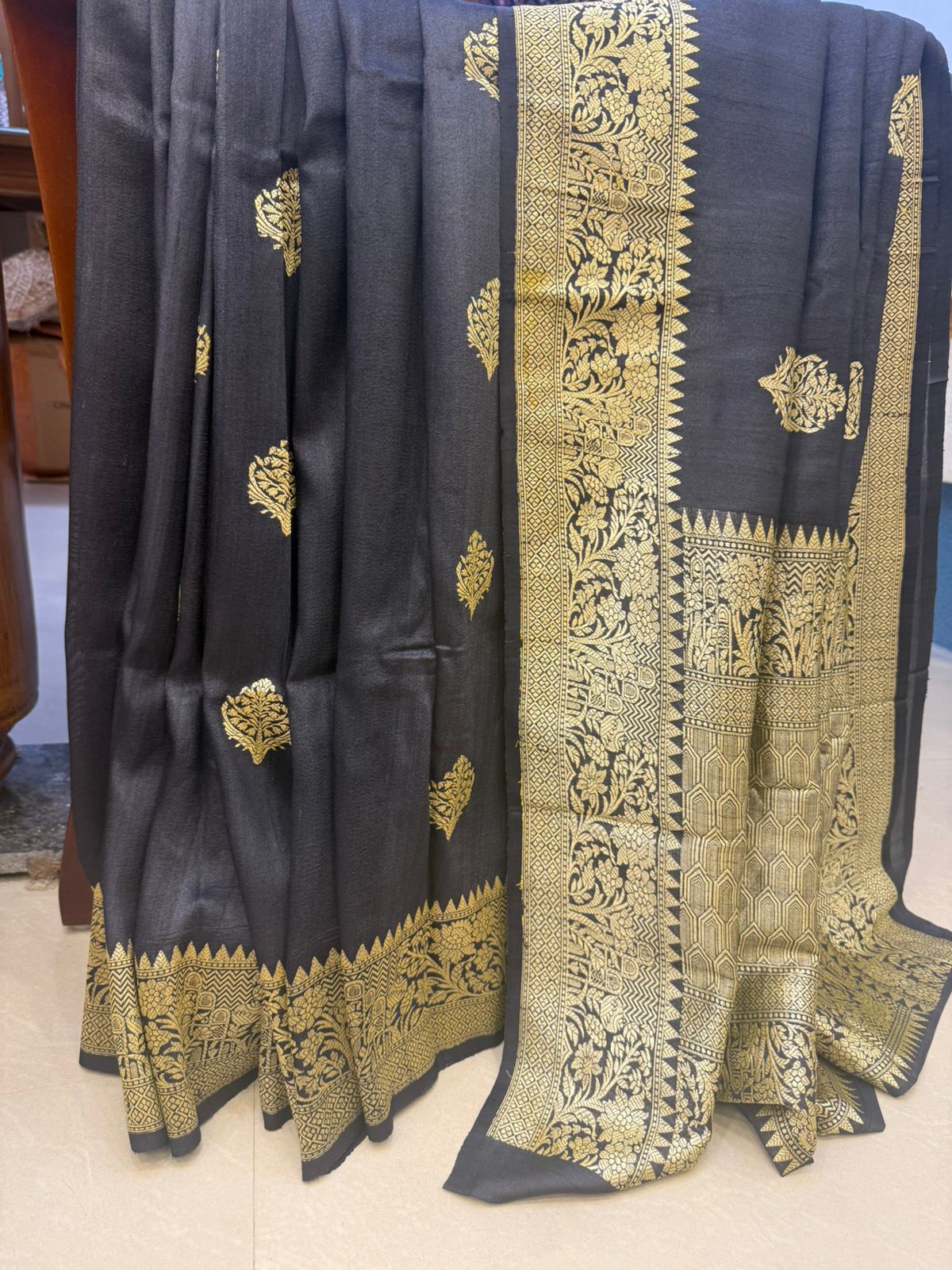 Black / Tussar georgette benarasi