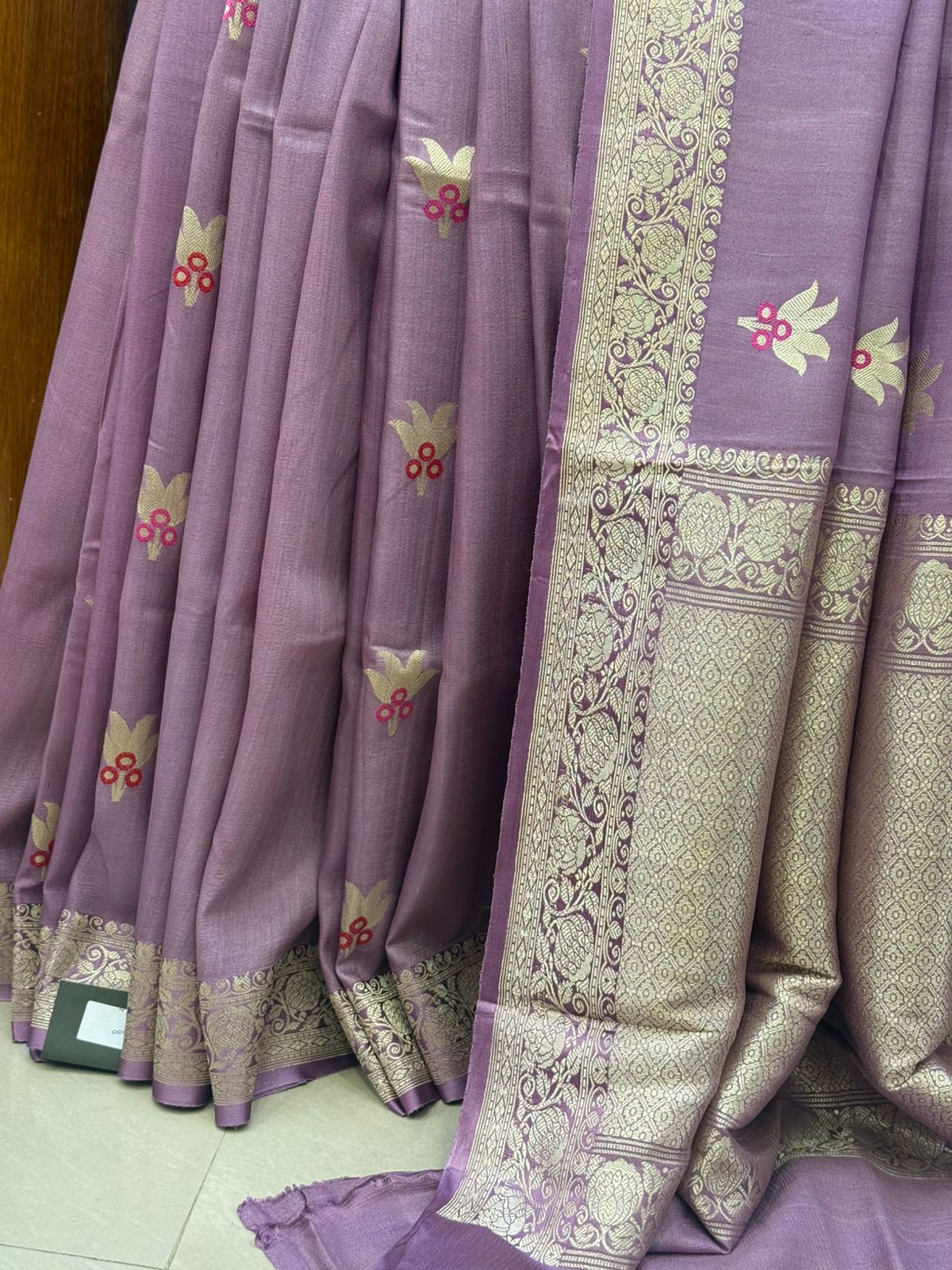 Mauve meenakari butta/ Tussar georgette benarasi