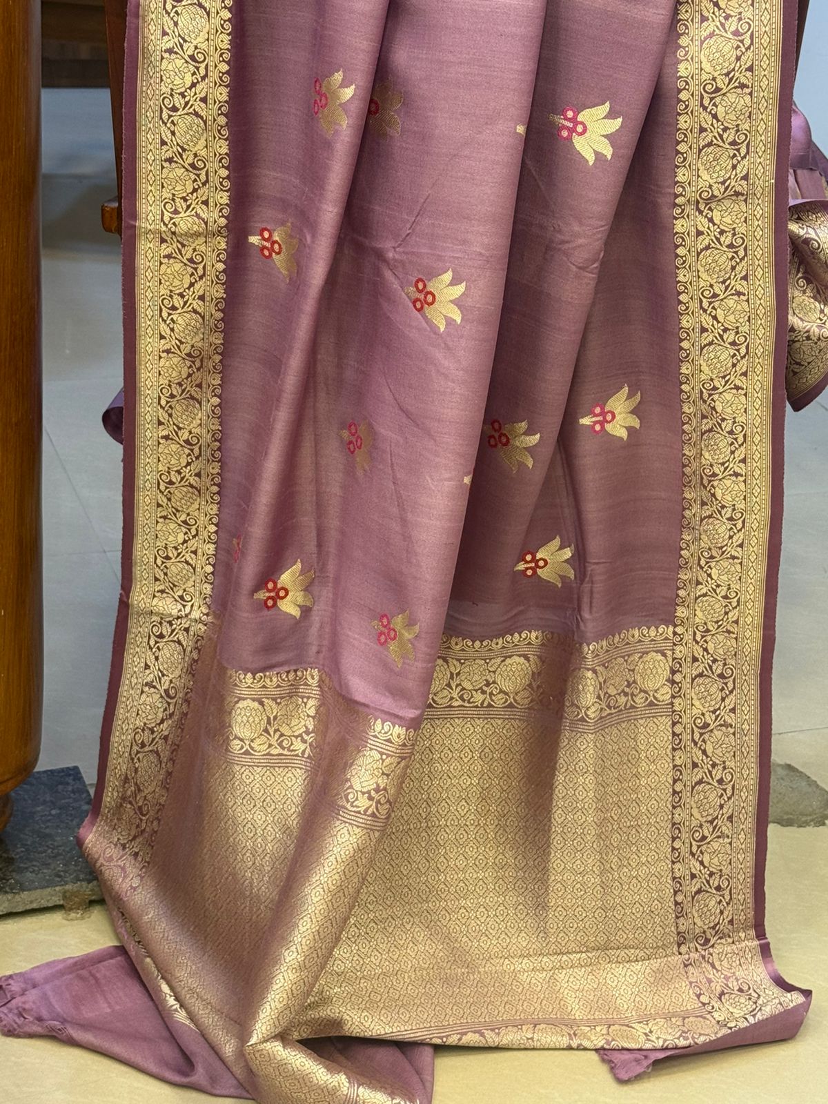 Mauve meenakari butta/ Tussar georgette benarasi