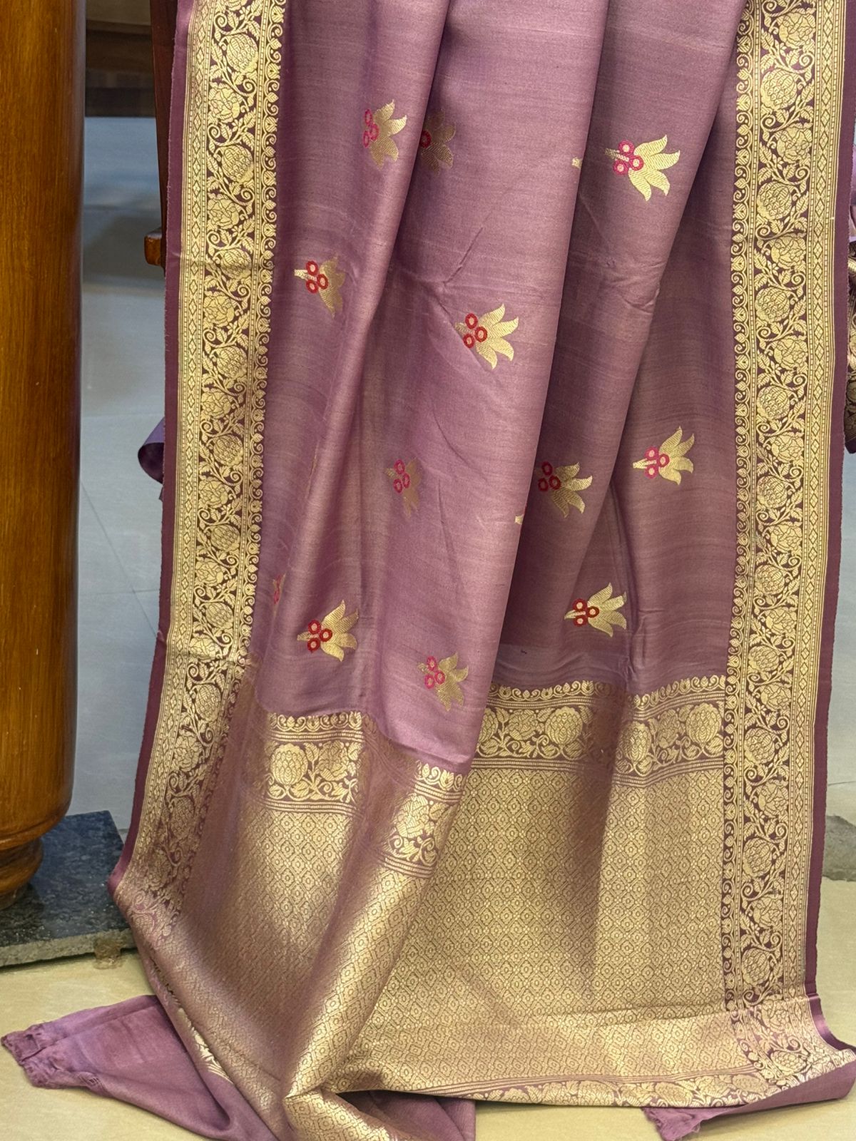 Mauve meenakari butta/ Tussar georgette benarasi
