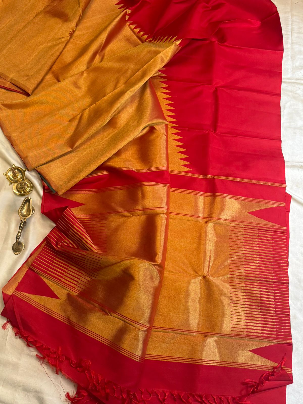 Red raising border / kanjipuram silk