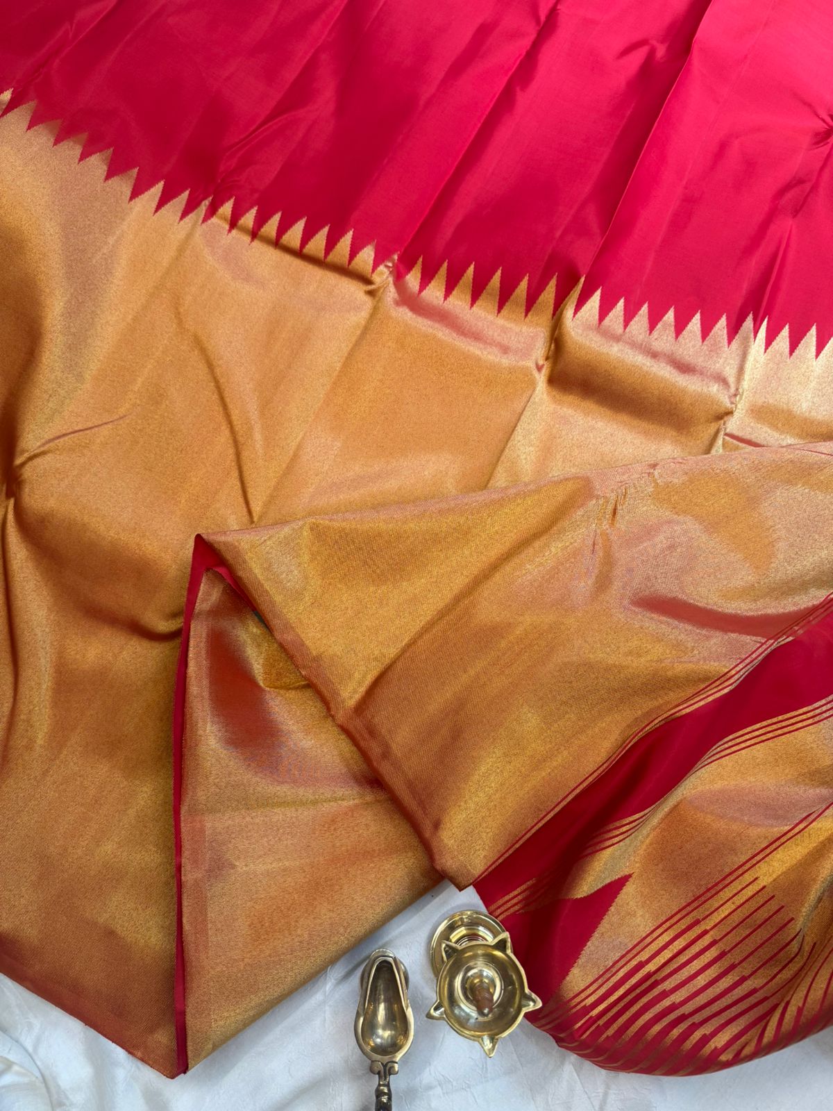 Red raising border / kanjipuram silk