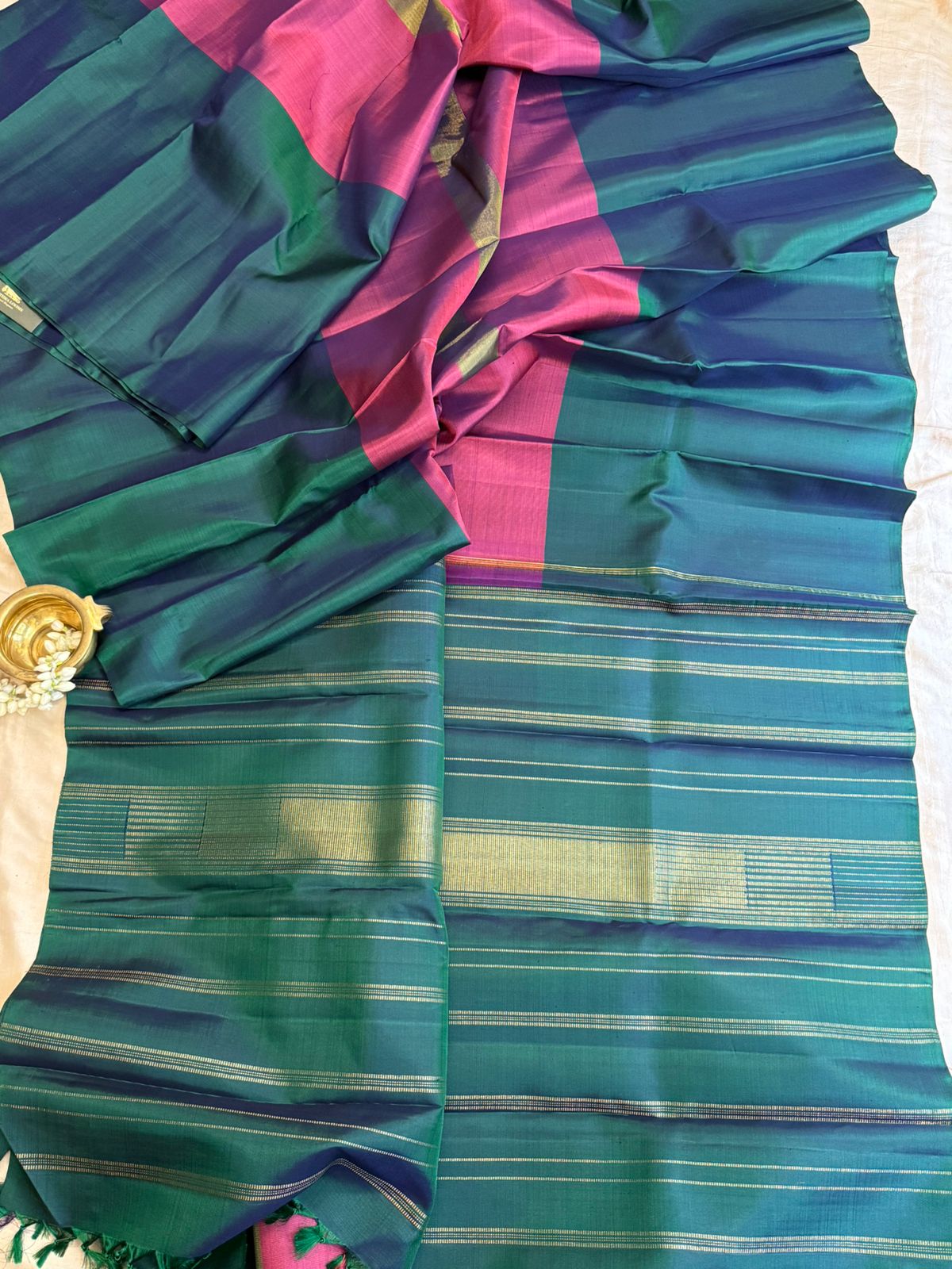 Mayilkazhuthu green long border / kanjipuram silk