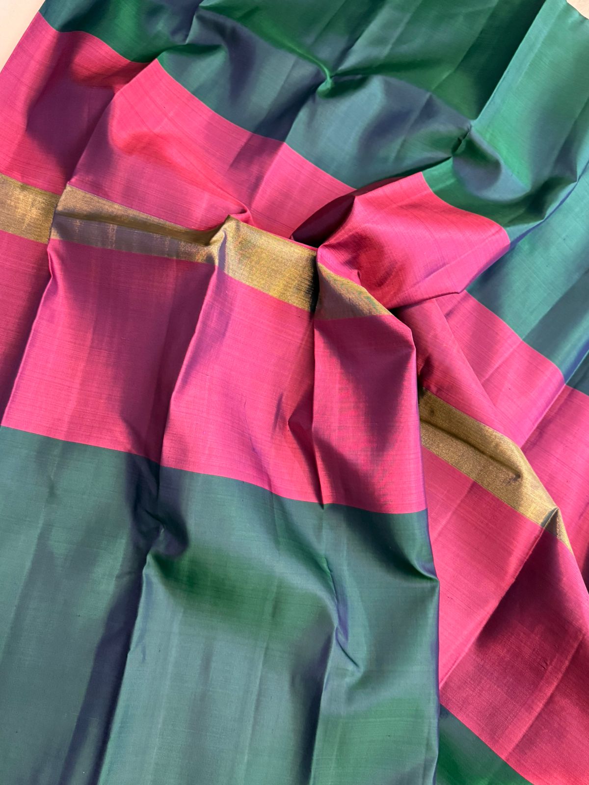 Mayilkazhuthu green long border / kanjipuram silk