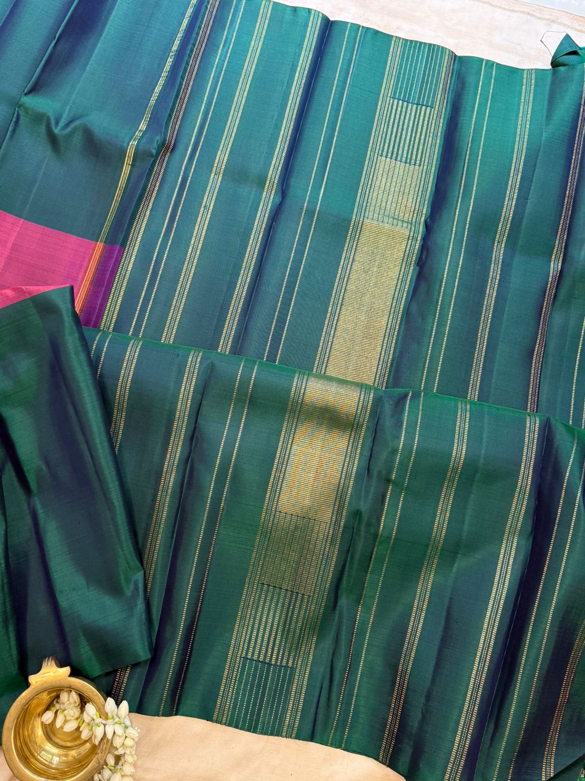 Mayilkazhuthu green long border / kanjipuram silk