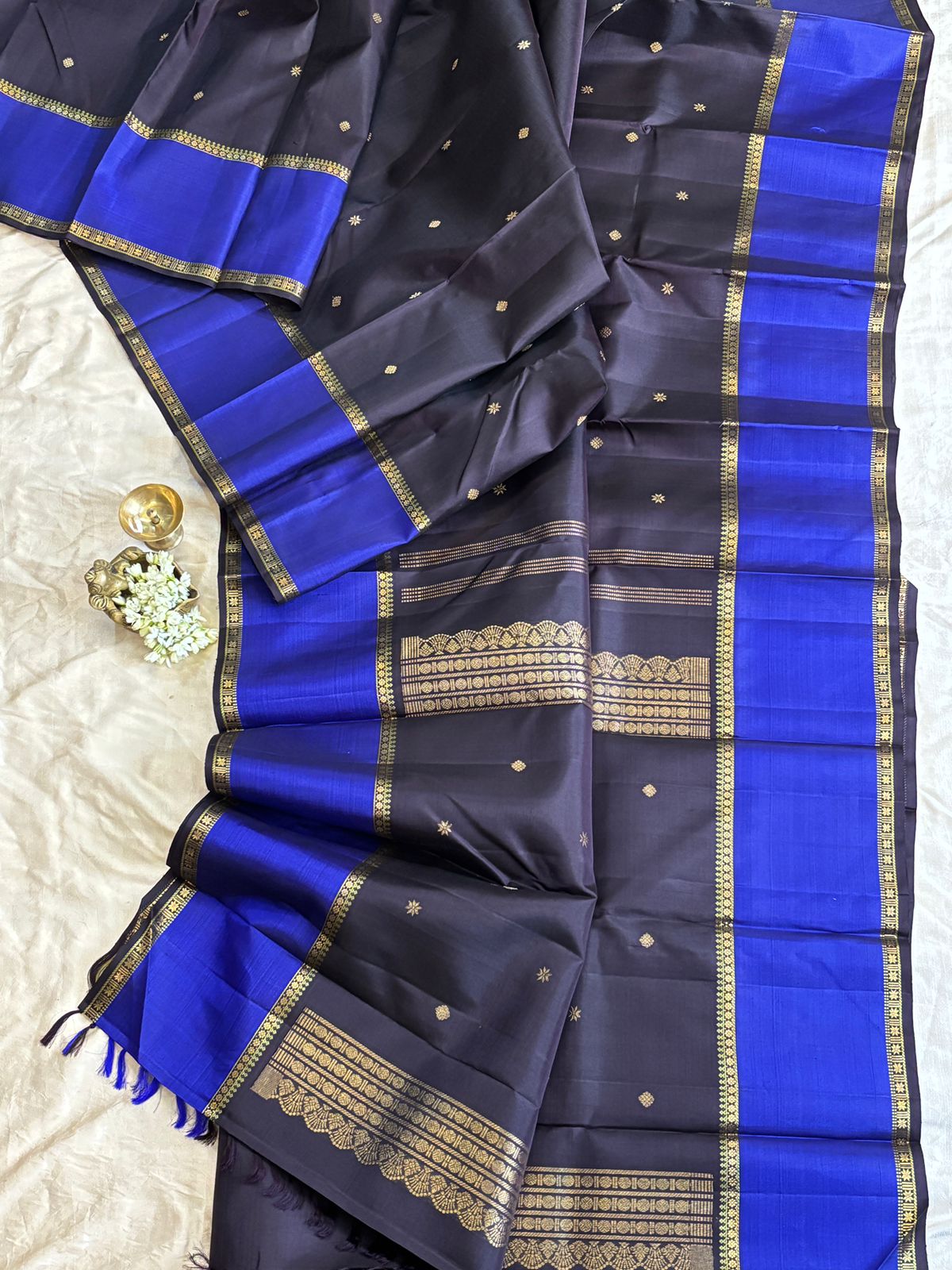 Deep nagapazham and blue rettapet border/ kanjipuram silk