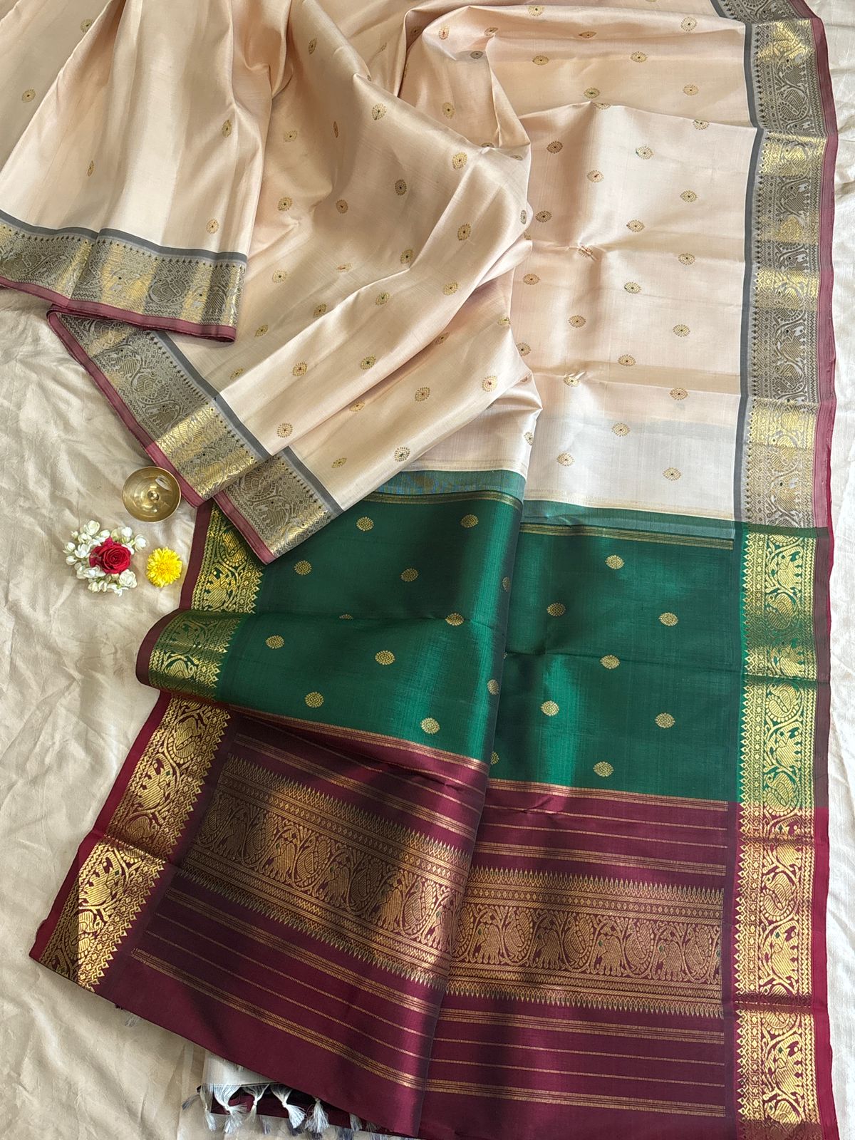Offwhite double pallu kai korvai - kanjipuram silk